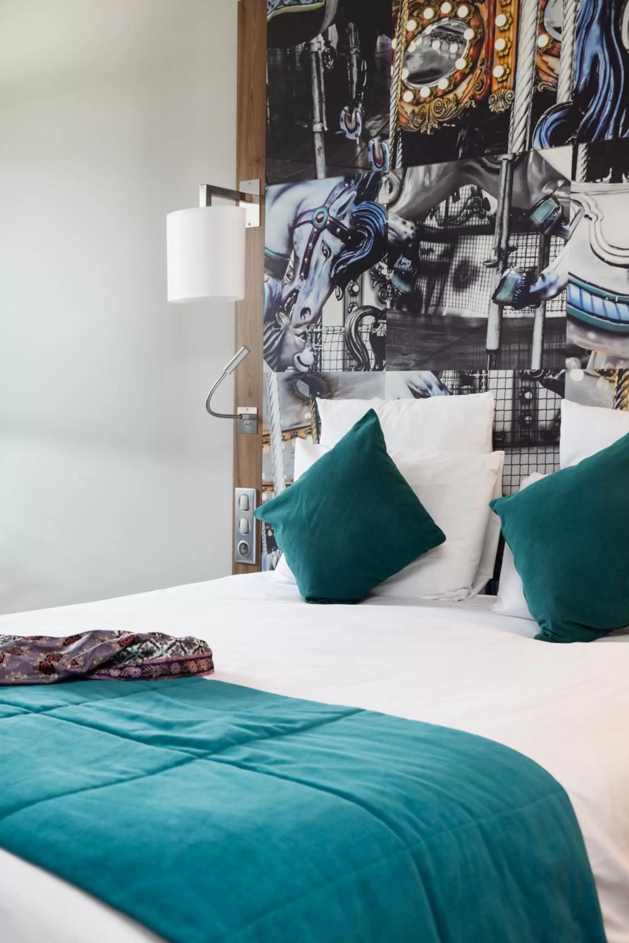 Bedroom, Bed in Mercure Château de Fontainebleau