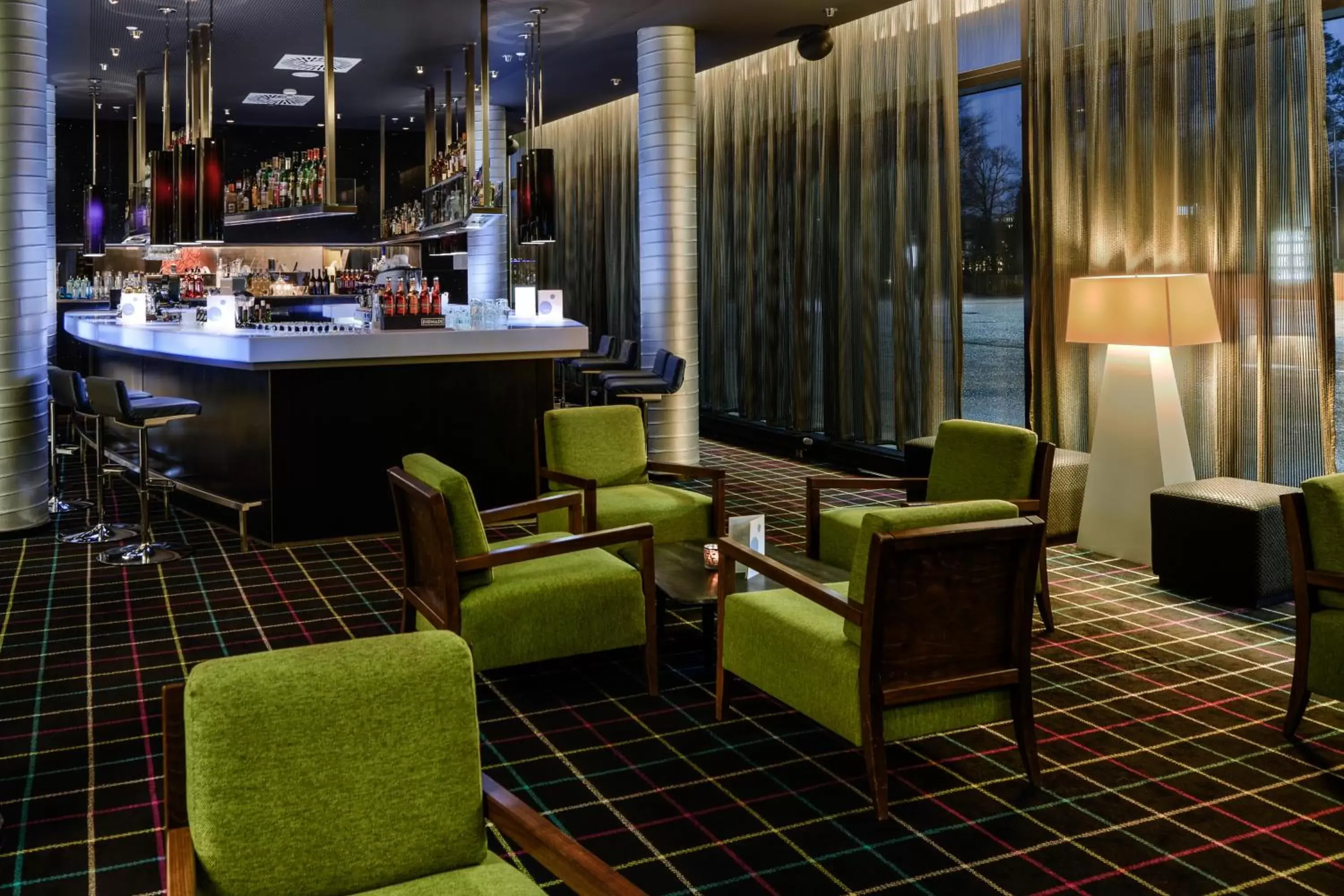 Lounge or bar, Restaurant/Places to Eat in Radisson Blu Hotel, Hamburg