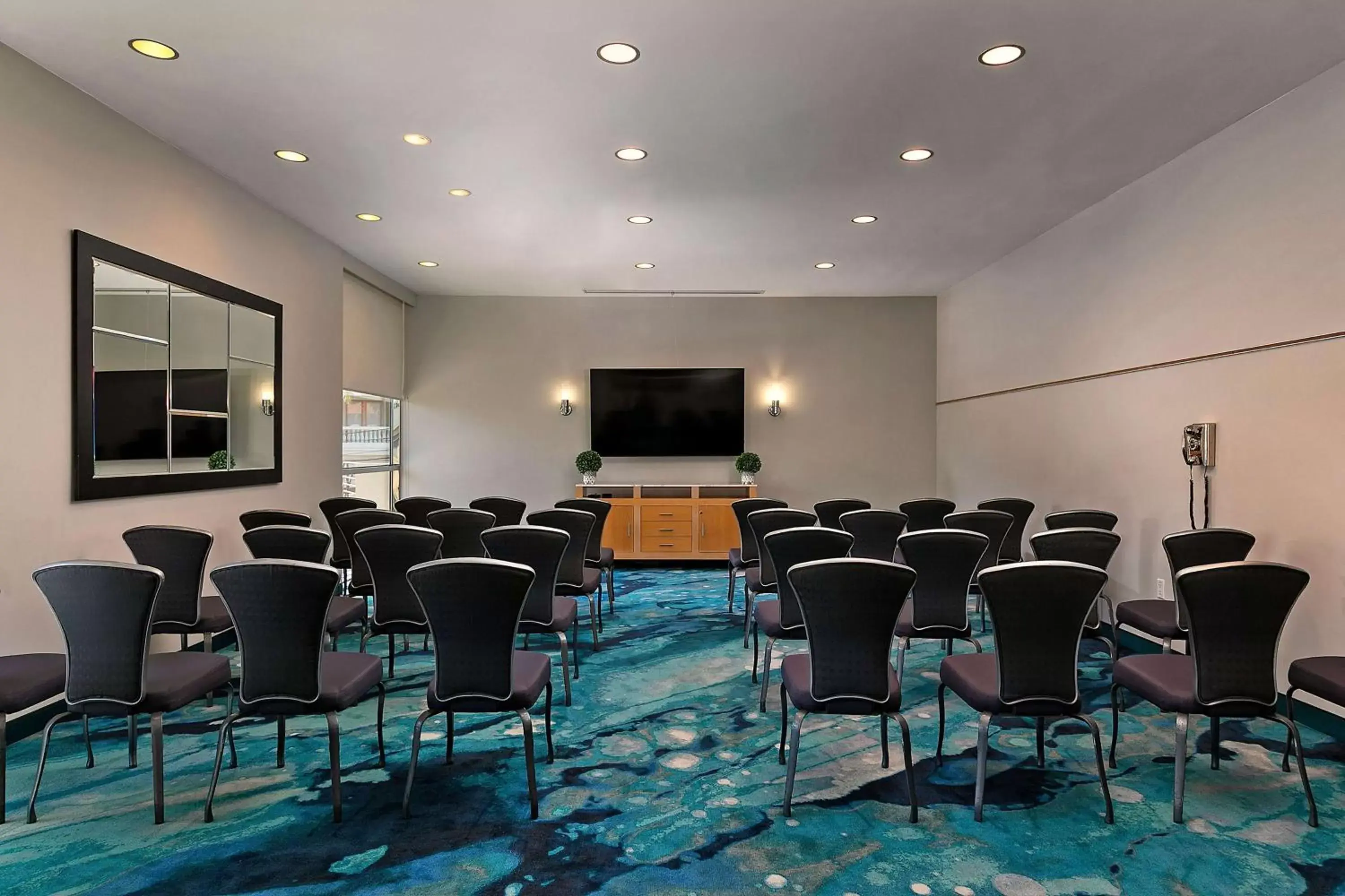 Meeting/conference room in The Belamar Hotel Manhattan Beach, Tapestry by Hilton