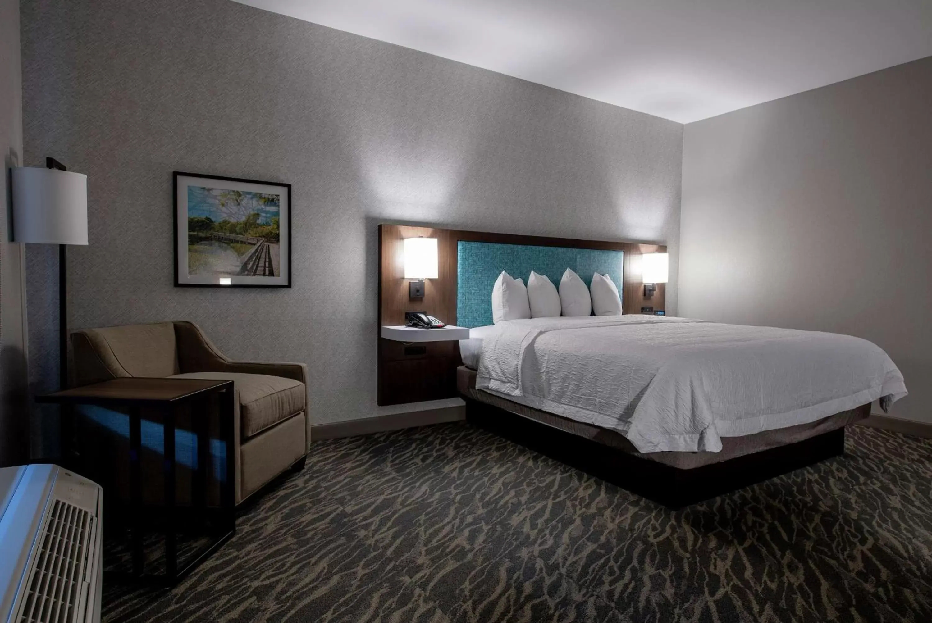 Bed in Hampton Inn & Suites Duncanville Dallas, Tx