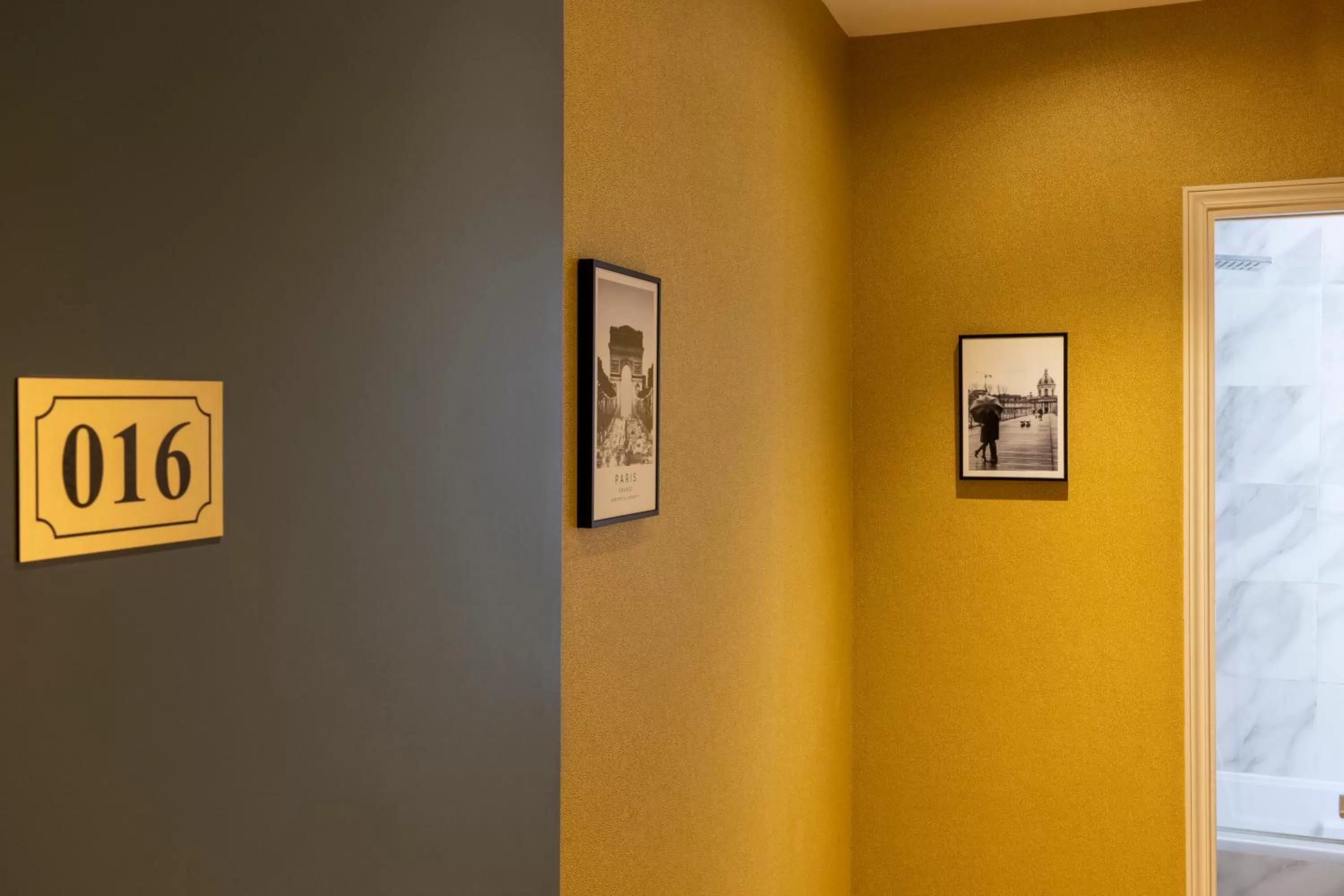 Bed in Nord Est Hotel