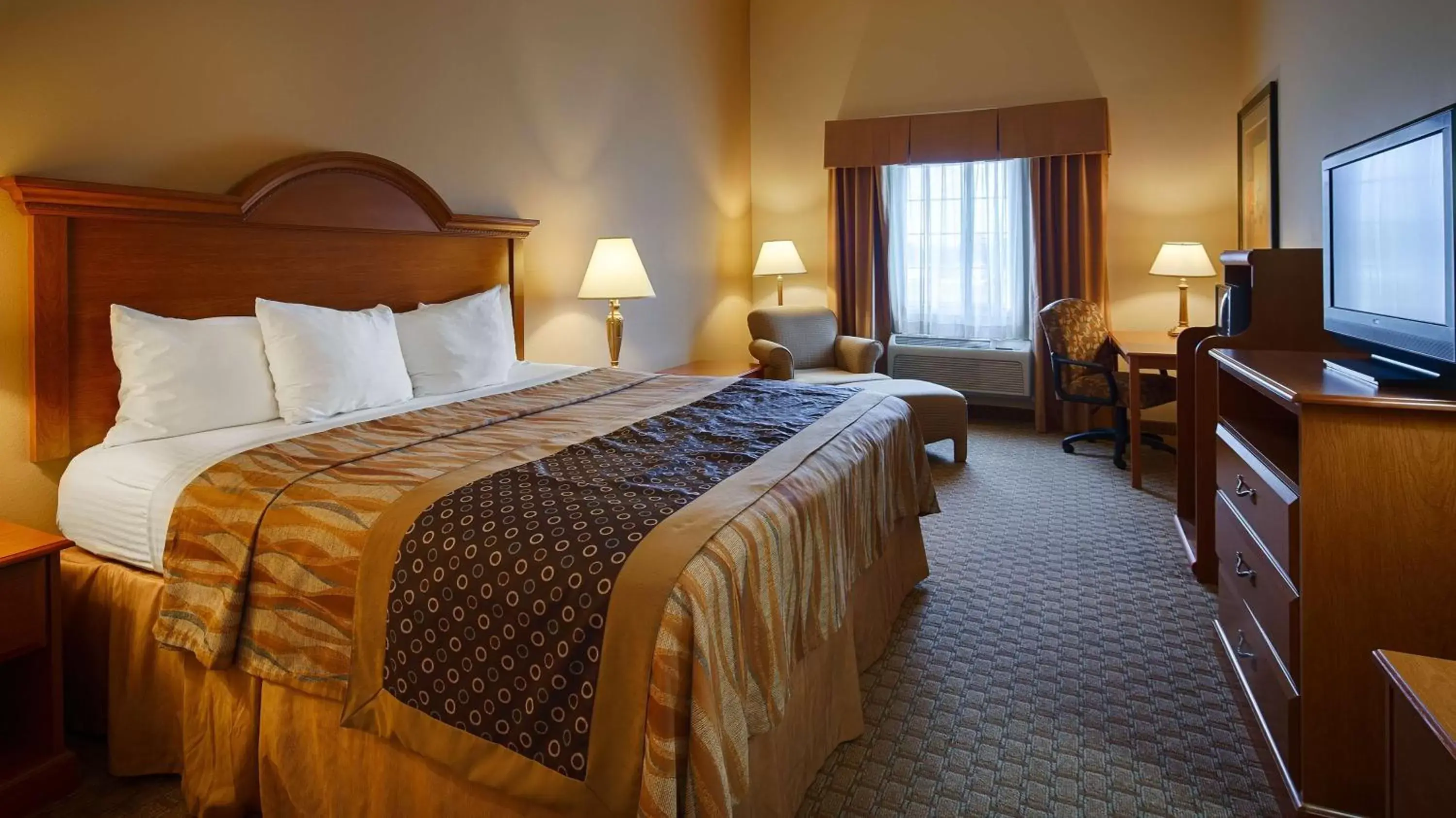Photo of the whole room, Bed in Best Western Plus New Caney Inn & Suites Photo of the whole room, Bed in Best Western Plus New Caney Inn & Suites