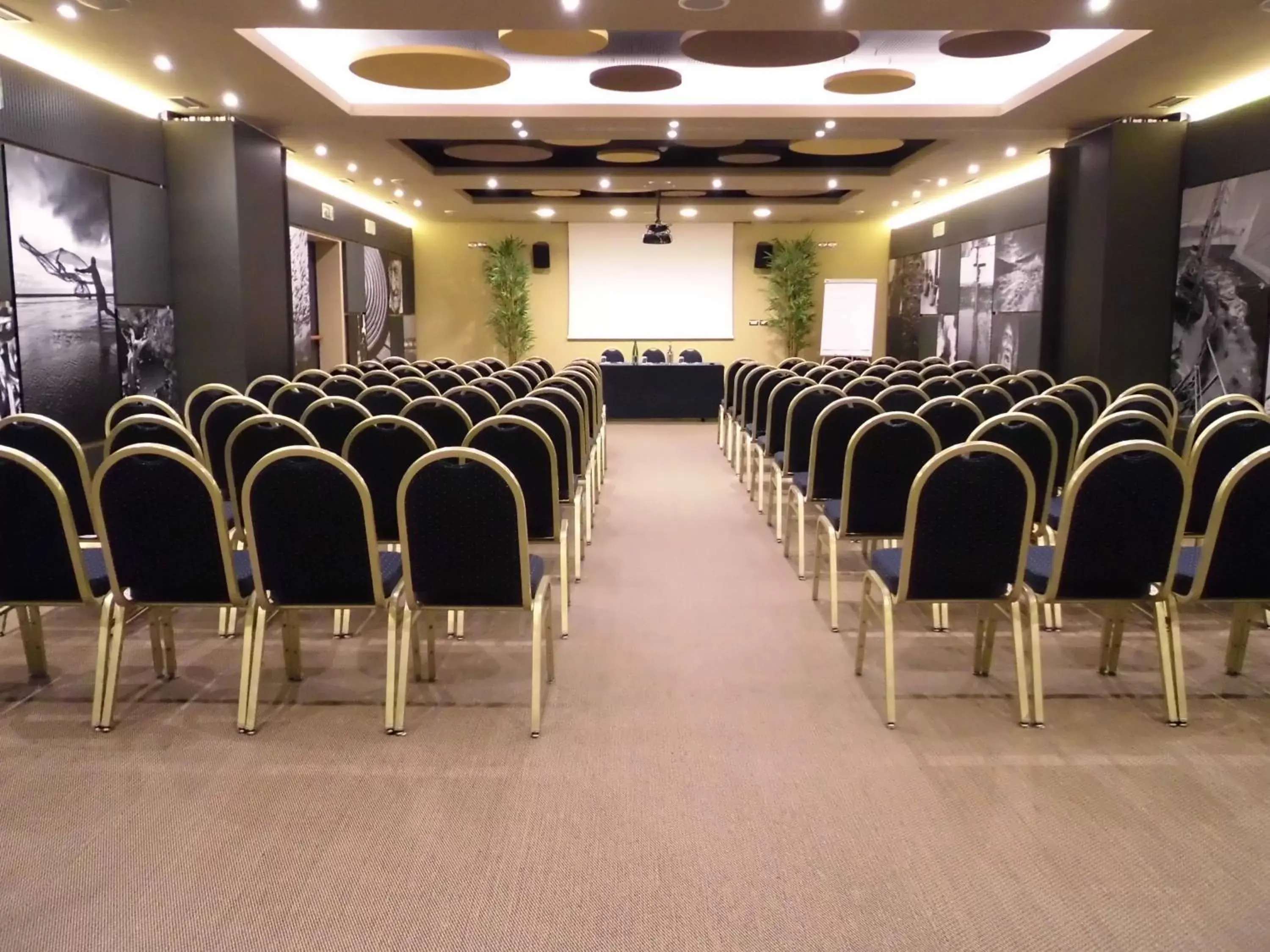 Business facilities in Hotel Tiber