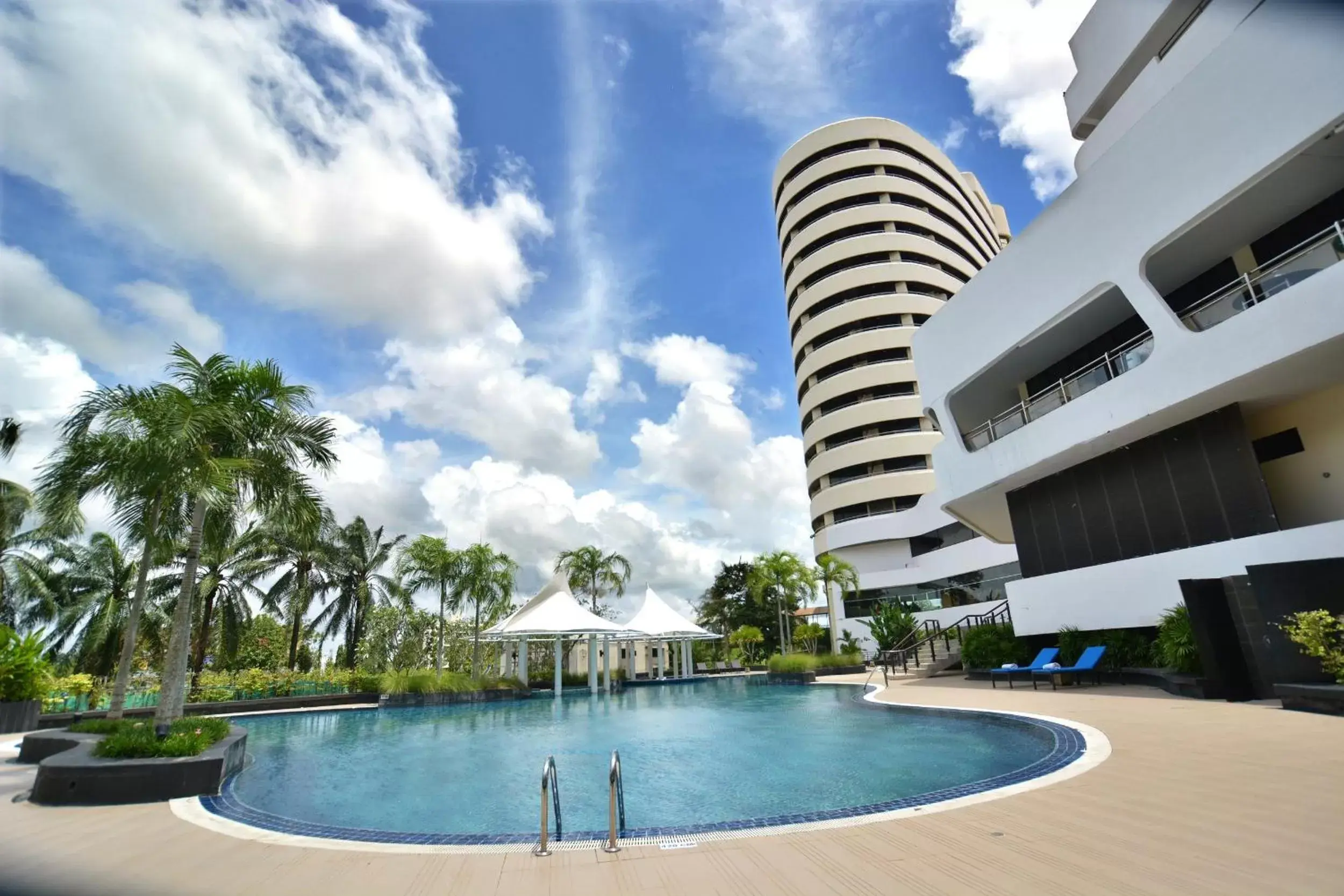 Property building, Swimming Pool in Rua Rasada Hotel - The Ideal Venue for Meetings & Events