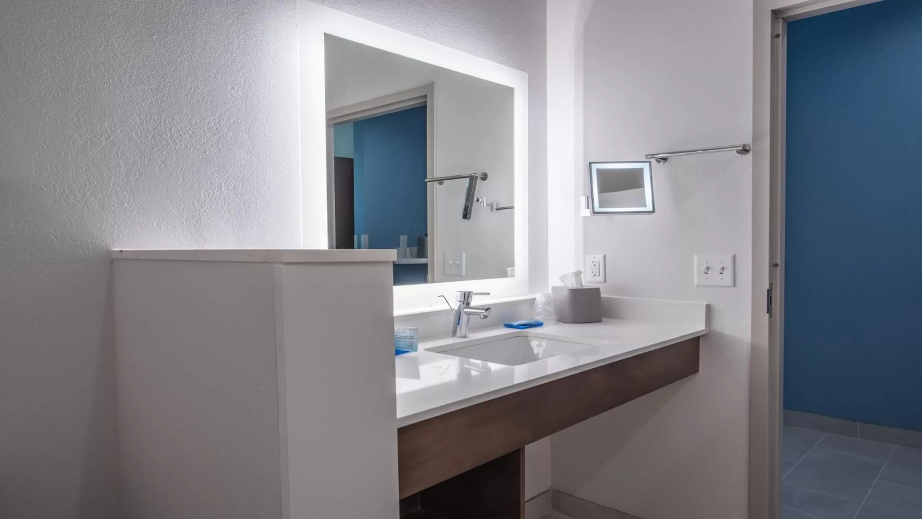 Bathroom in Holiday Inn Express & Suites - Dripping Springs - Austin Area by IHG