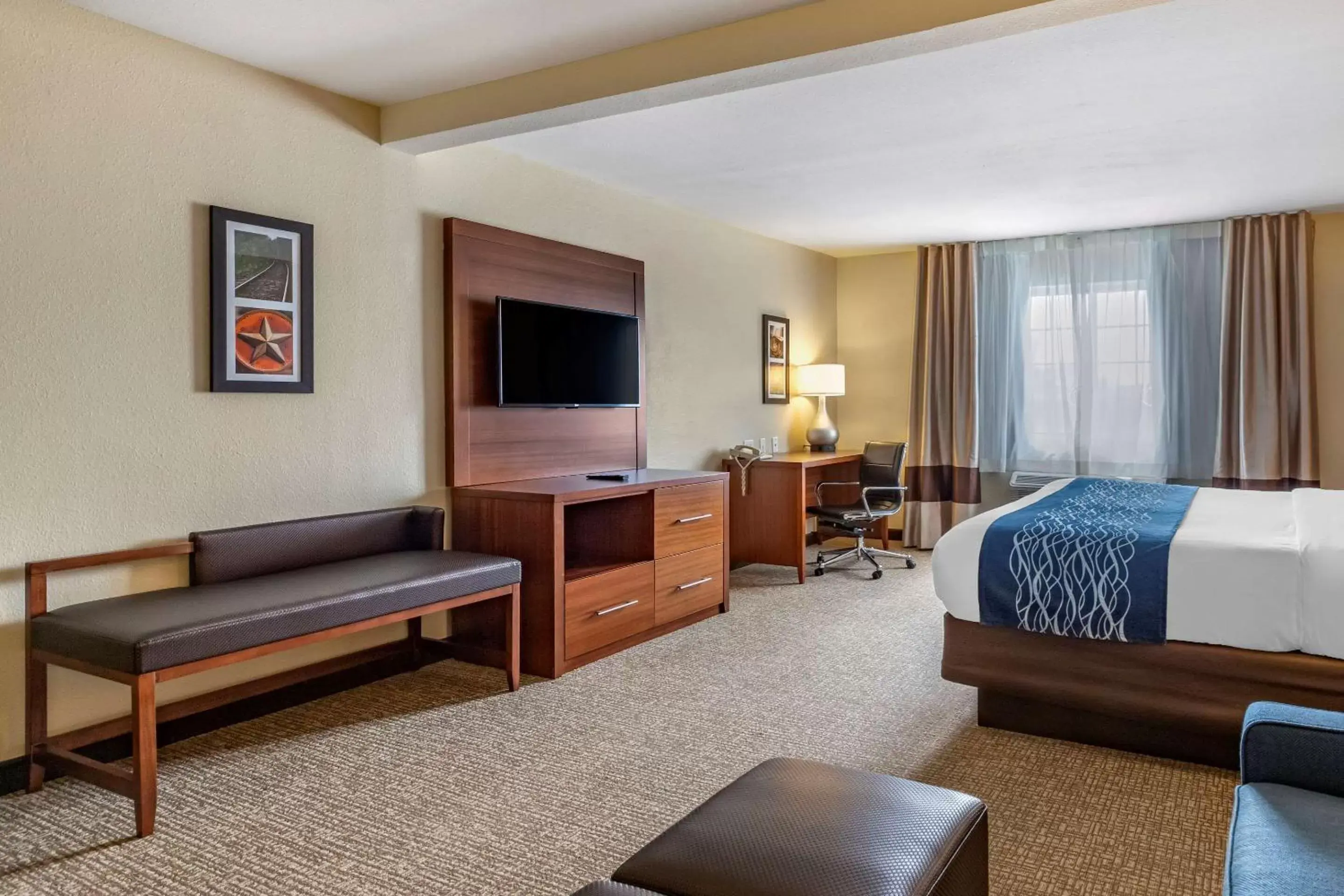 Photo of the whole room, TV/Entertainment Center in Comfort Inn & Suites Texas Hill Country