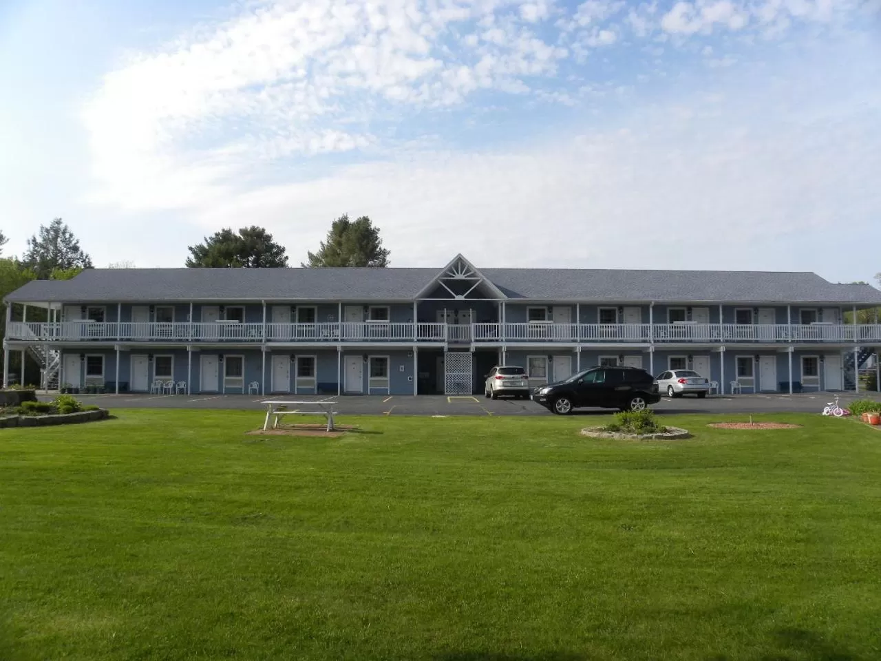 Property building in Americas Best Value Inn Scarborough Portland