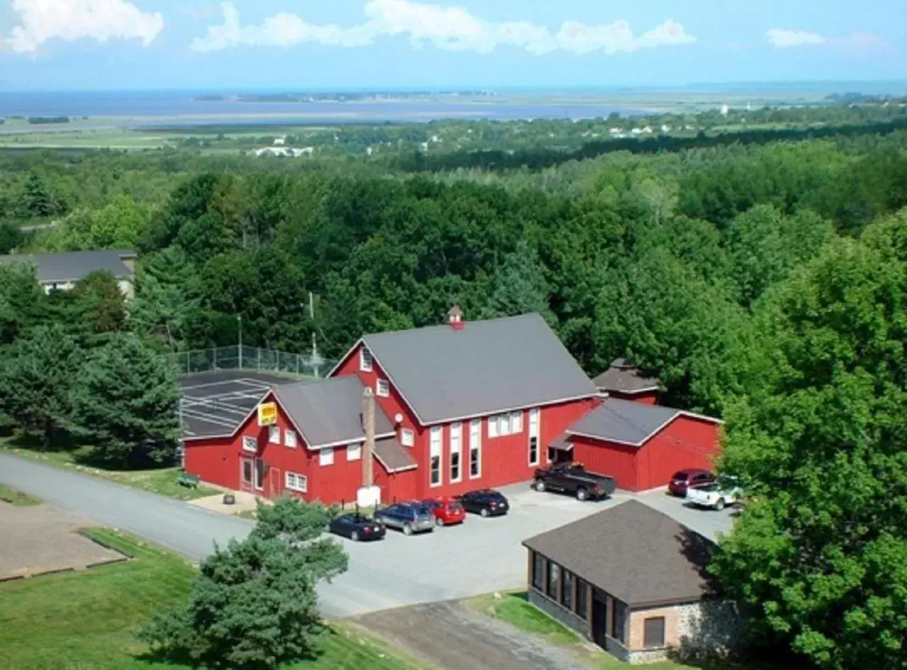 Property building, Bird's-eye View in Old Orchard Inn