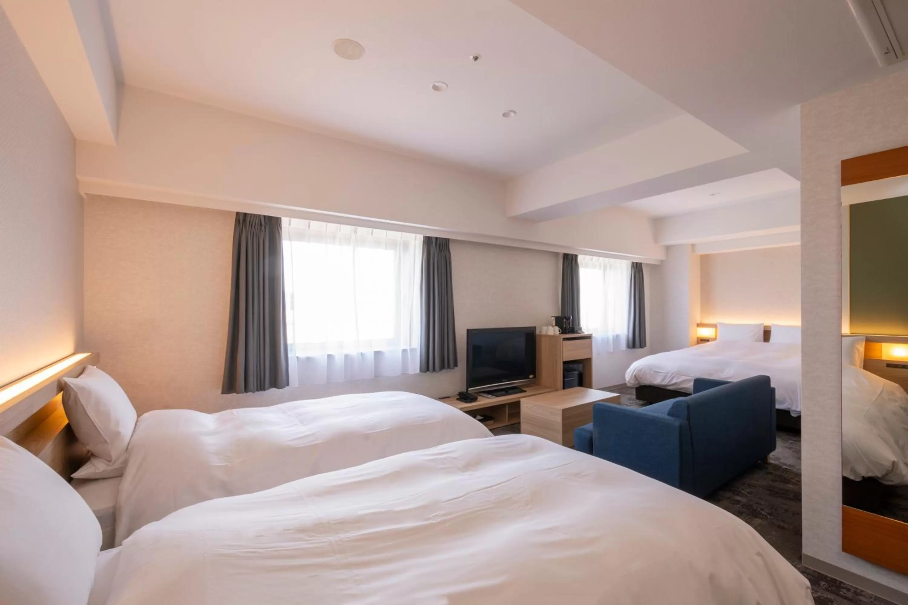 Photo of the whole room, Bed in Hotel Kanazawa