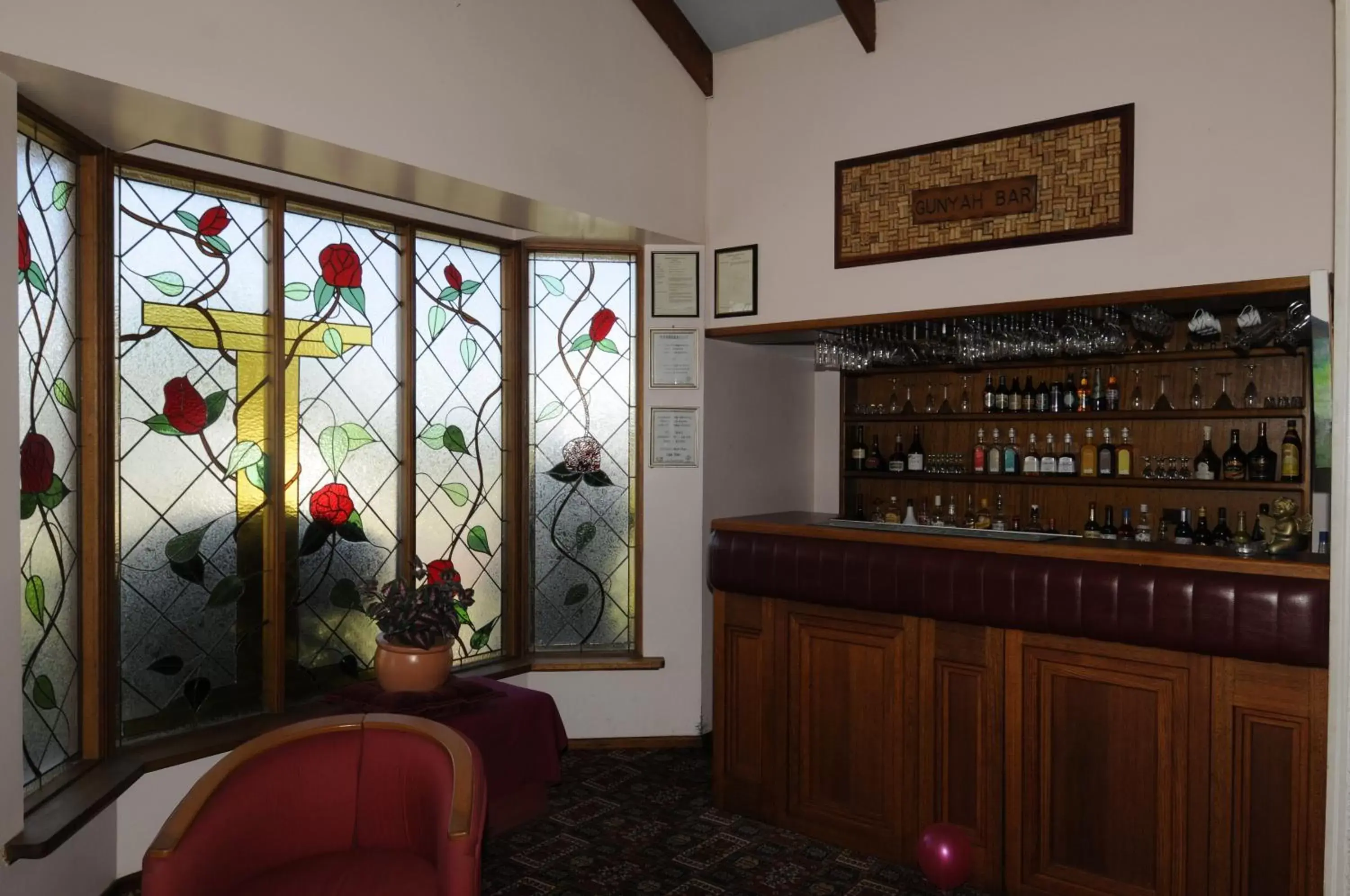 Lounge or bar, Lounge/Bar in McNevins Warwick Motel