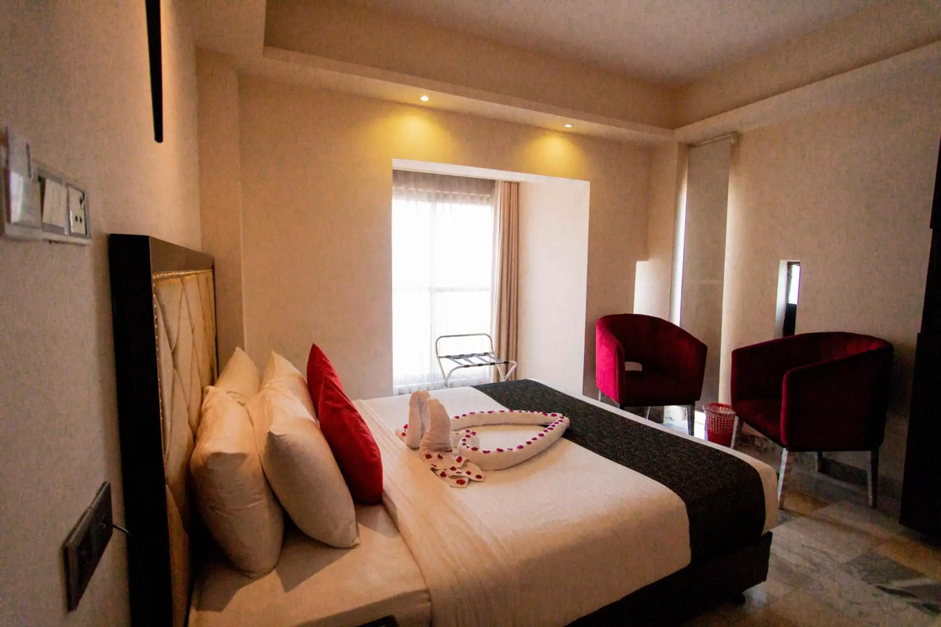 Photo of the whole room, Bed in The Elite Residence Dhaka Photo of the whole room, Bed in The Elite Residence Dhaka