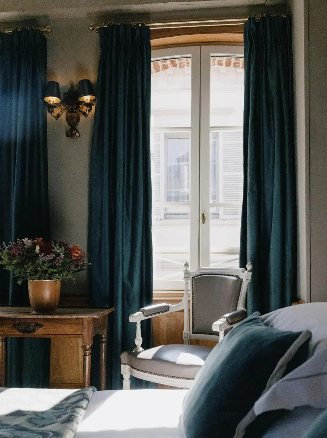 Bedroom, Seating Area in La Maison De Lucie