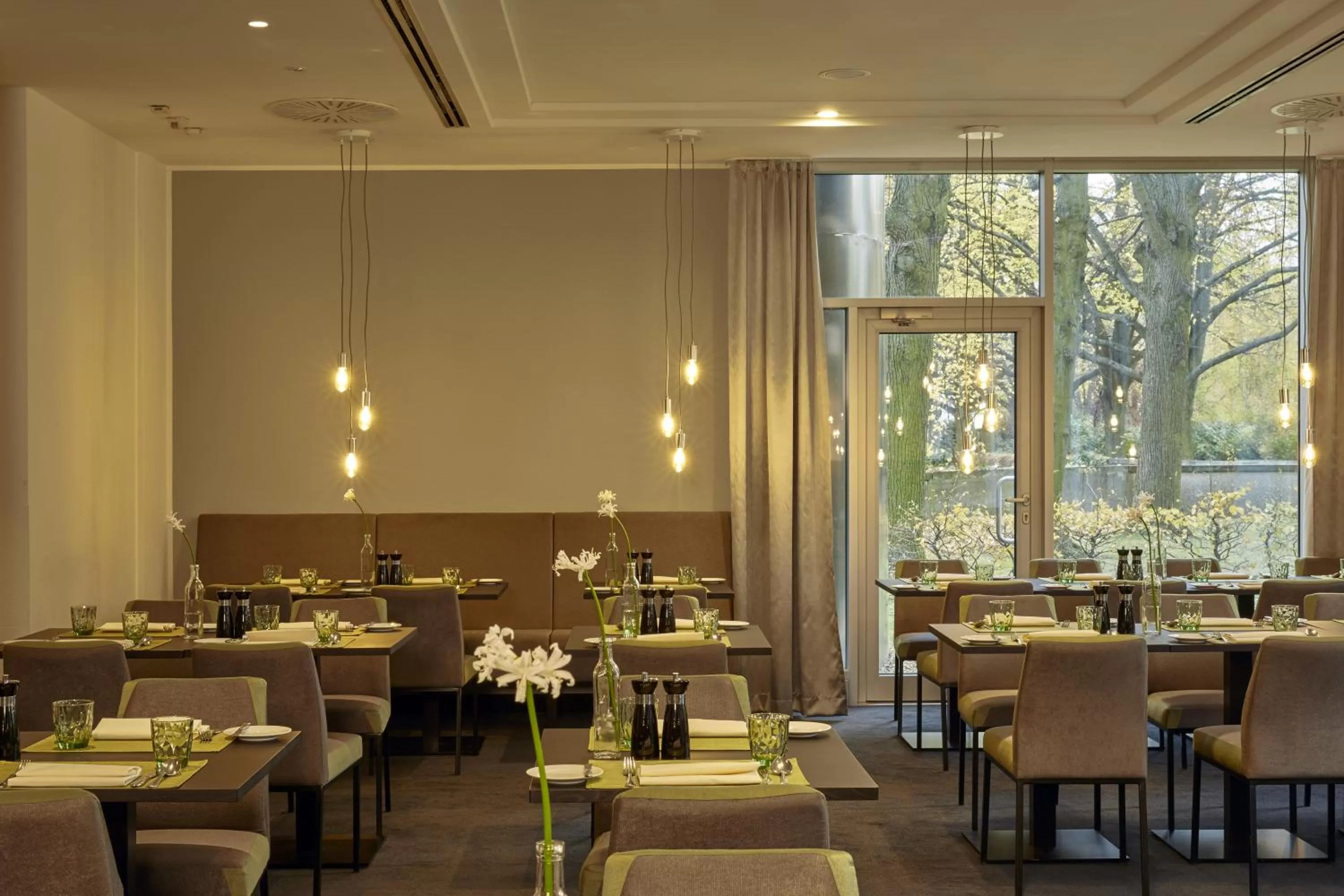 Restaurant/places to eat in H4 Hotel Kassel City, Trademark Collection by Wyndham