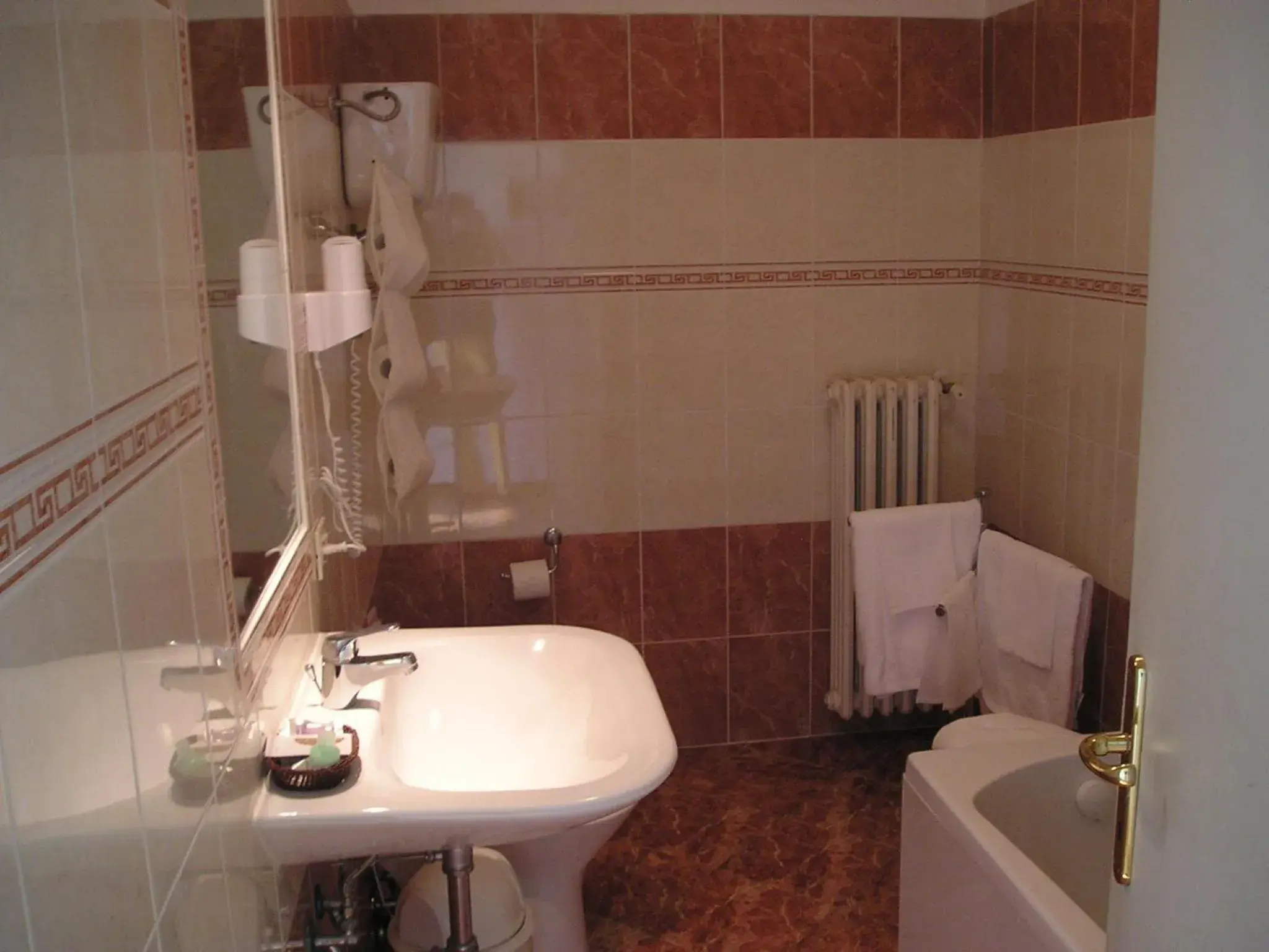 Bathroom in Hotel Cavalieri