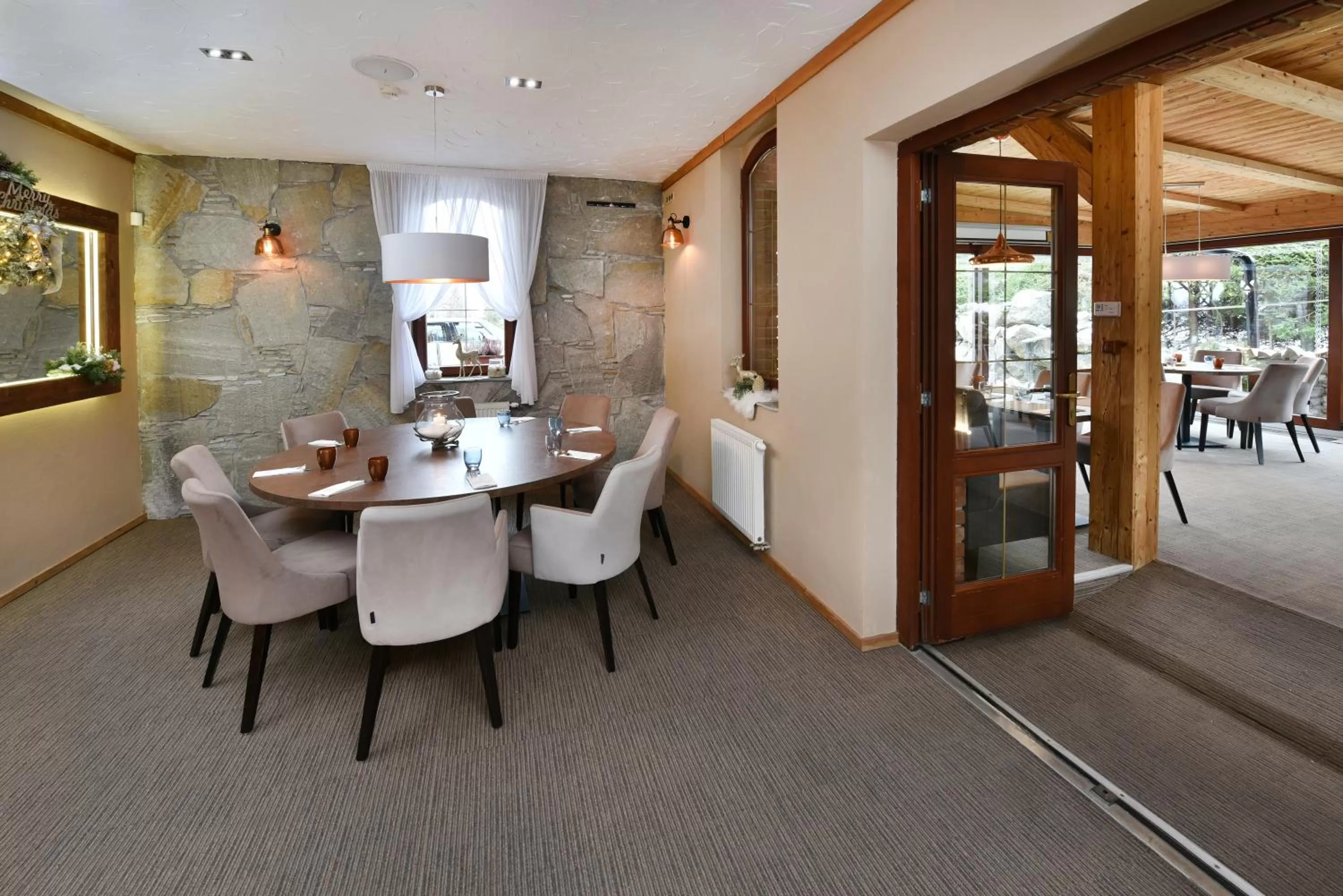 Restaurant/places to eat in APLEND Hotel Kukučka