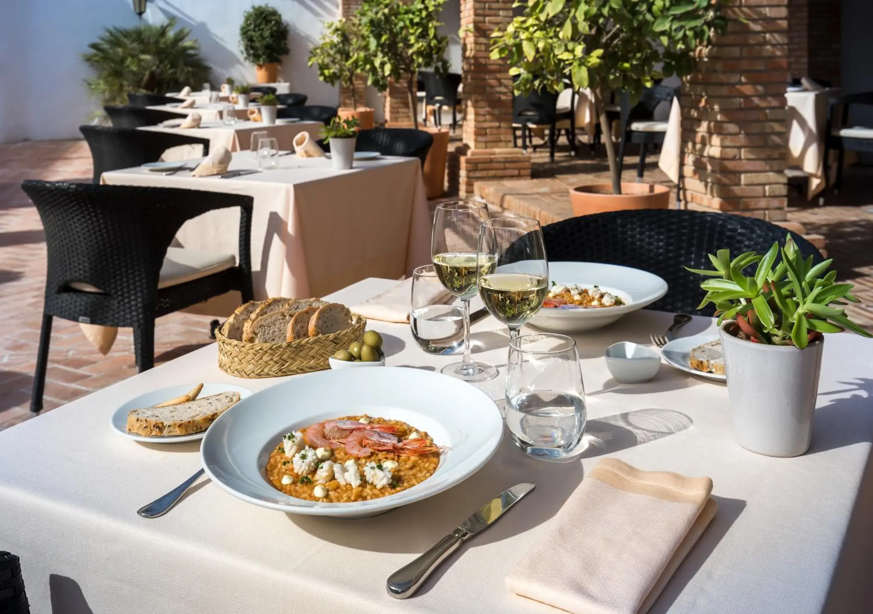 Restaurant/Places to Eat in La Bobadilla, a Royal Hideaway Hotel