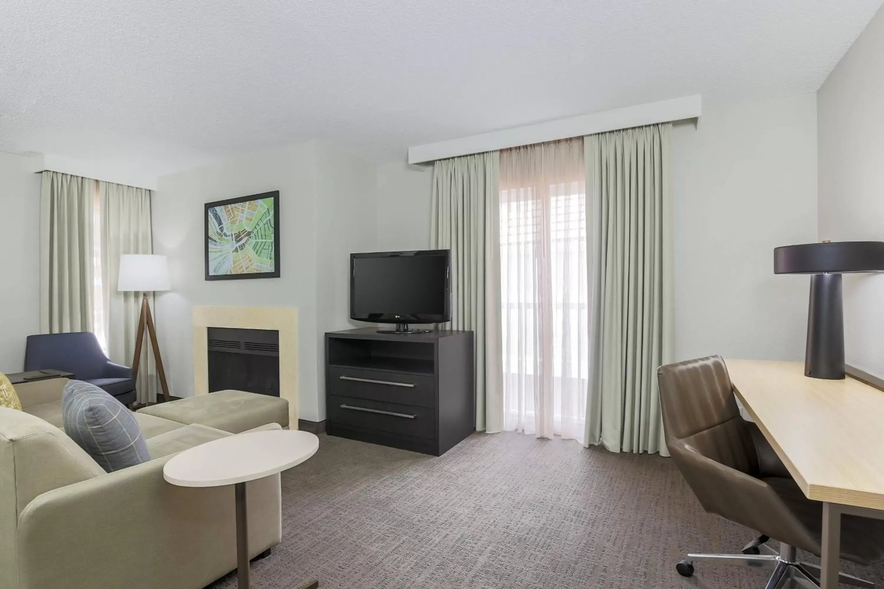 Bedroom, TV/Entertainment Center in Residence Inn Boca Raton