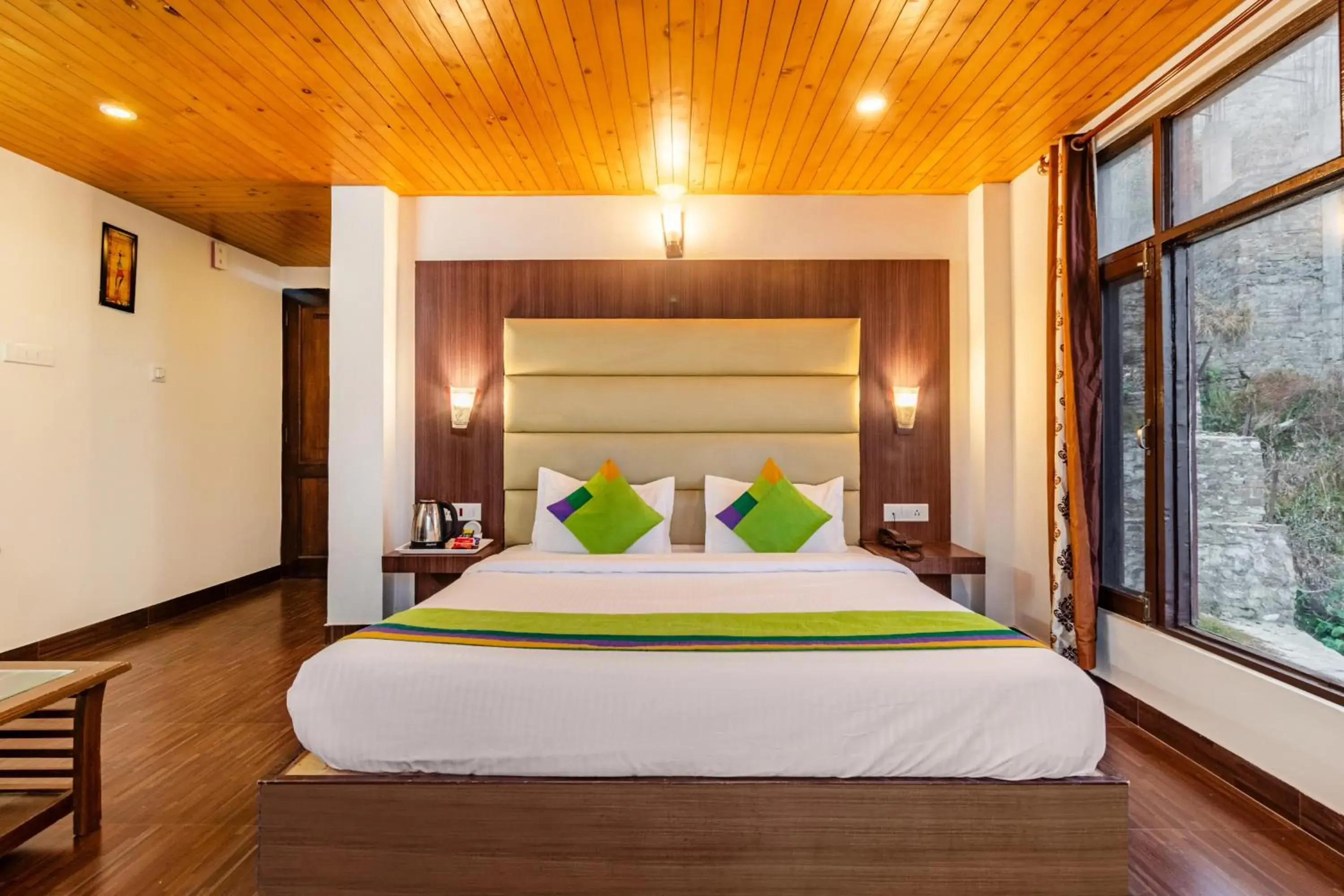 Bedroom, Bed in Treebo Trend Snow View Resort