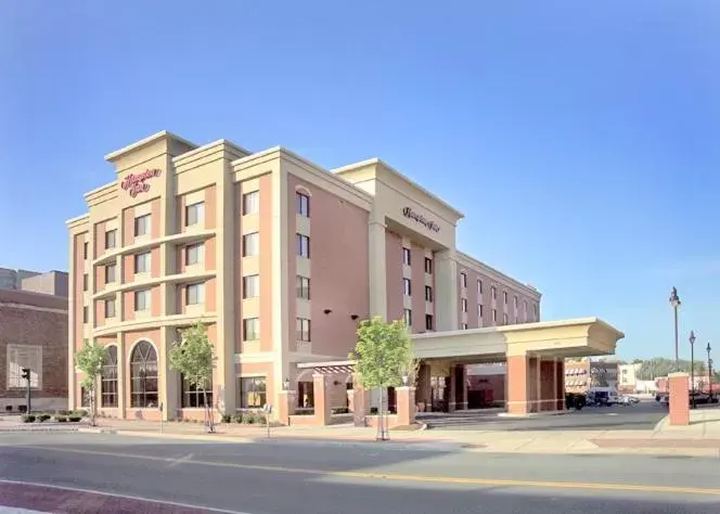 Property Building in Hampton Inn Schenectady Downtown