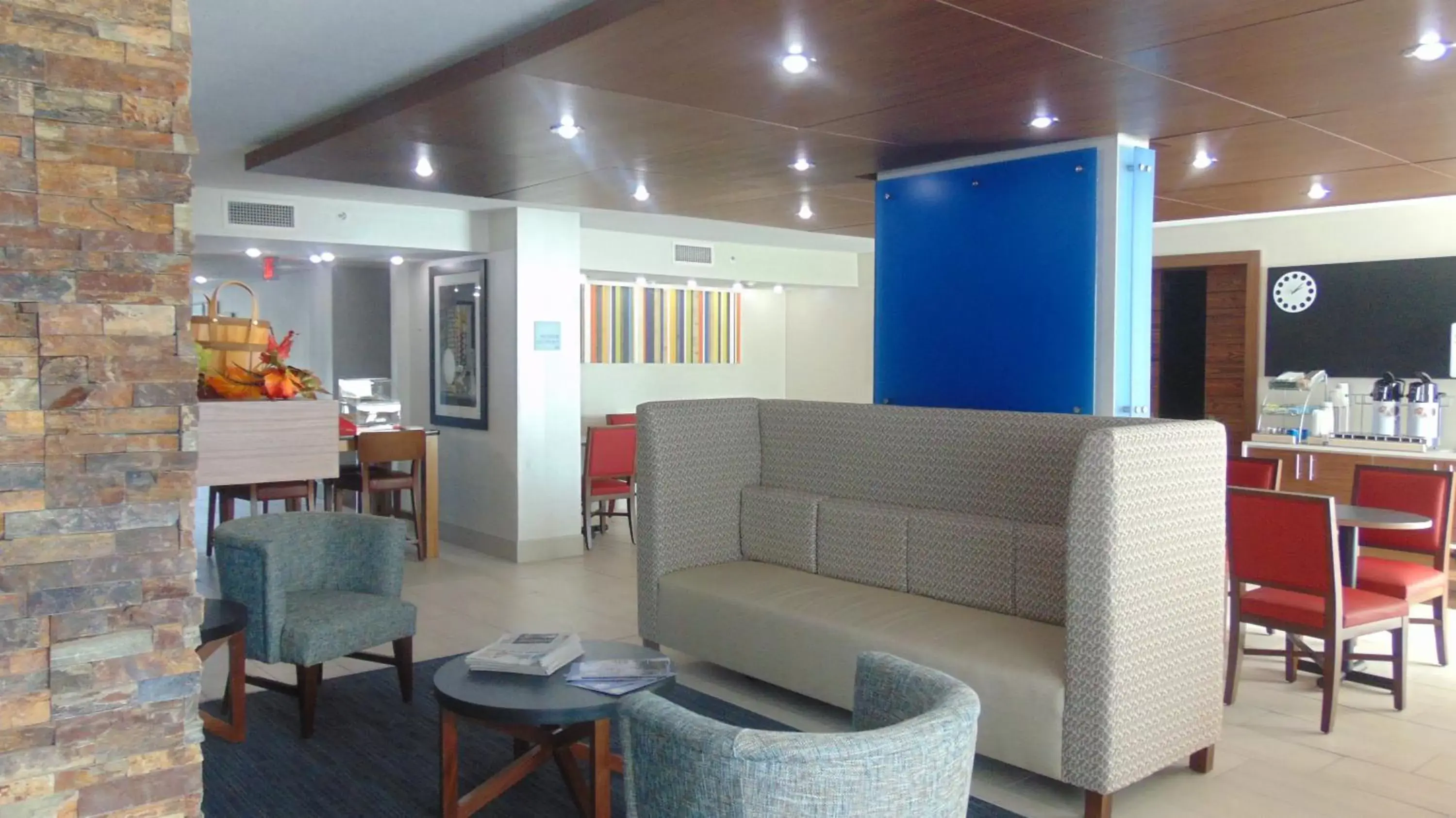 Lobby or reception, Lobby/Reception in Holiday Inn Express & Suites Wapakoneta, an IHG Hotel