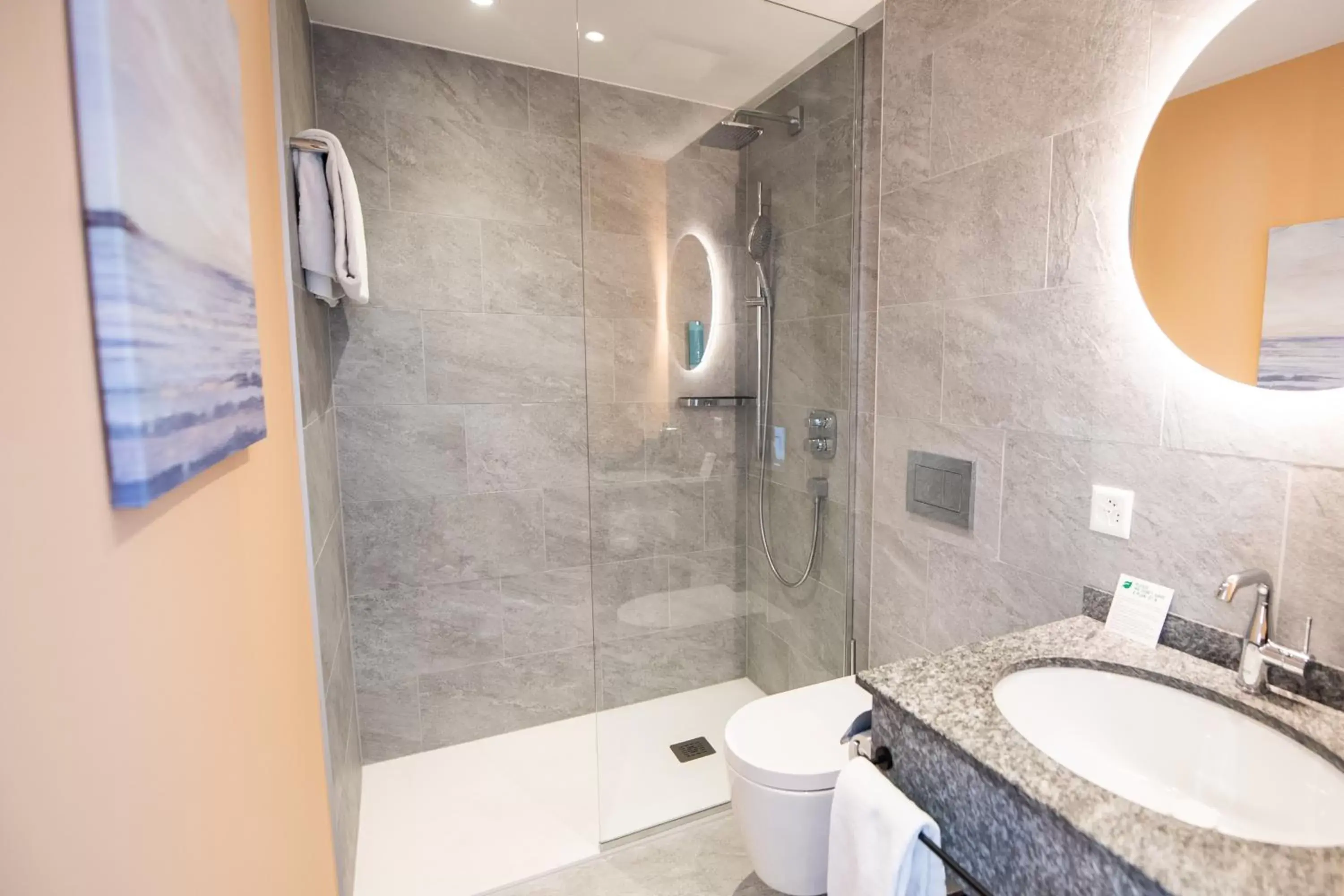 Shower, Bathroom in Hotel Mulino