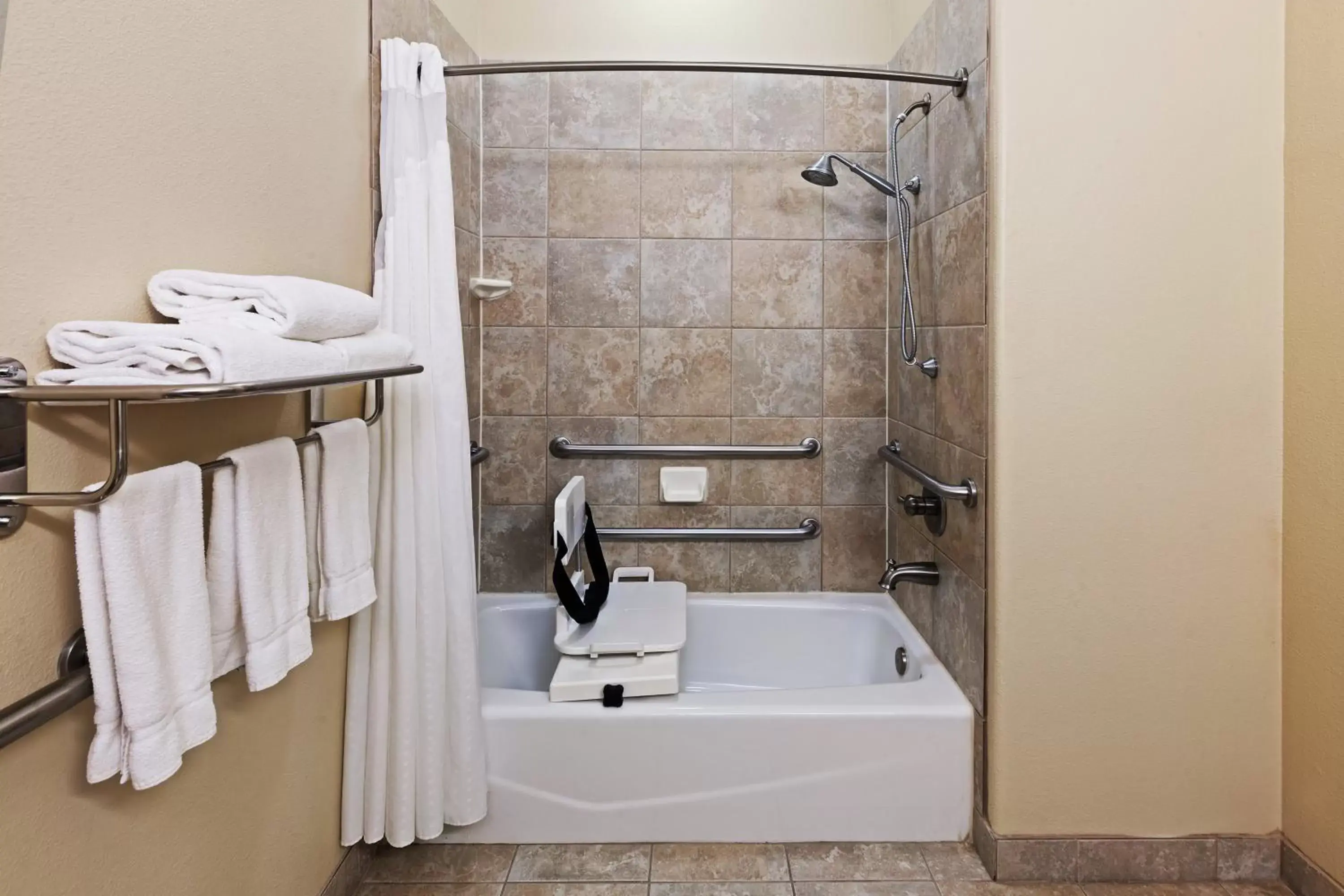 Photo of the whole room, Bathroom in Holiday Inn Express & Suites Victoria, an IHG Hotel