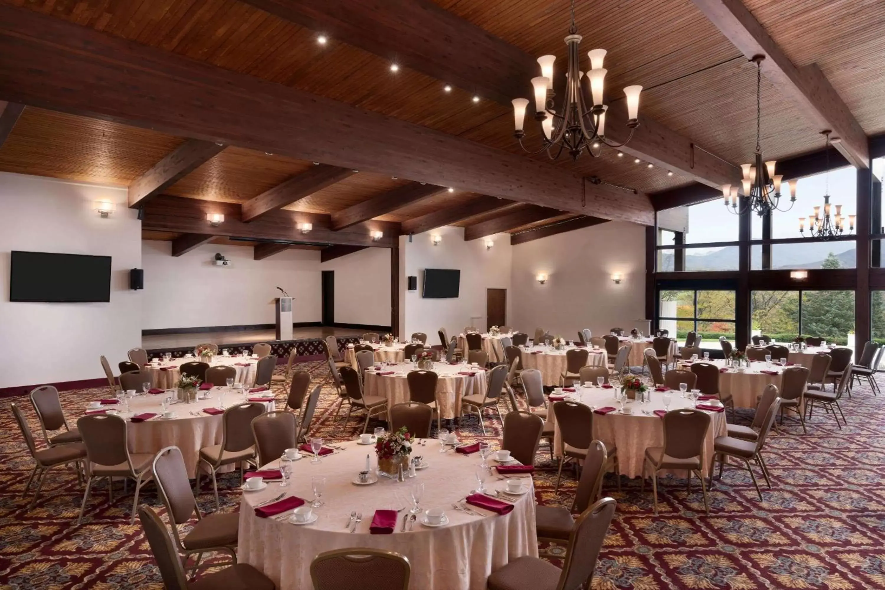 Banquet/Function facilities, Restaurant/Places to Eat in Wyndham Garden State College