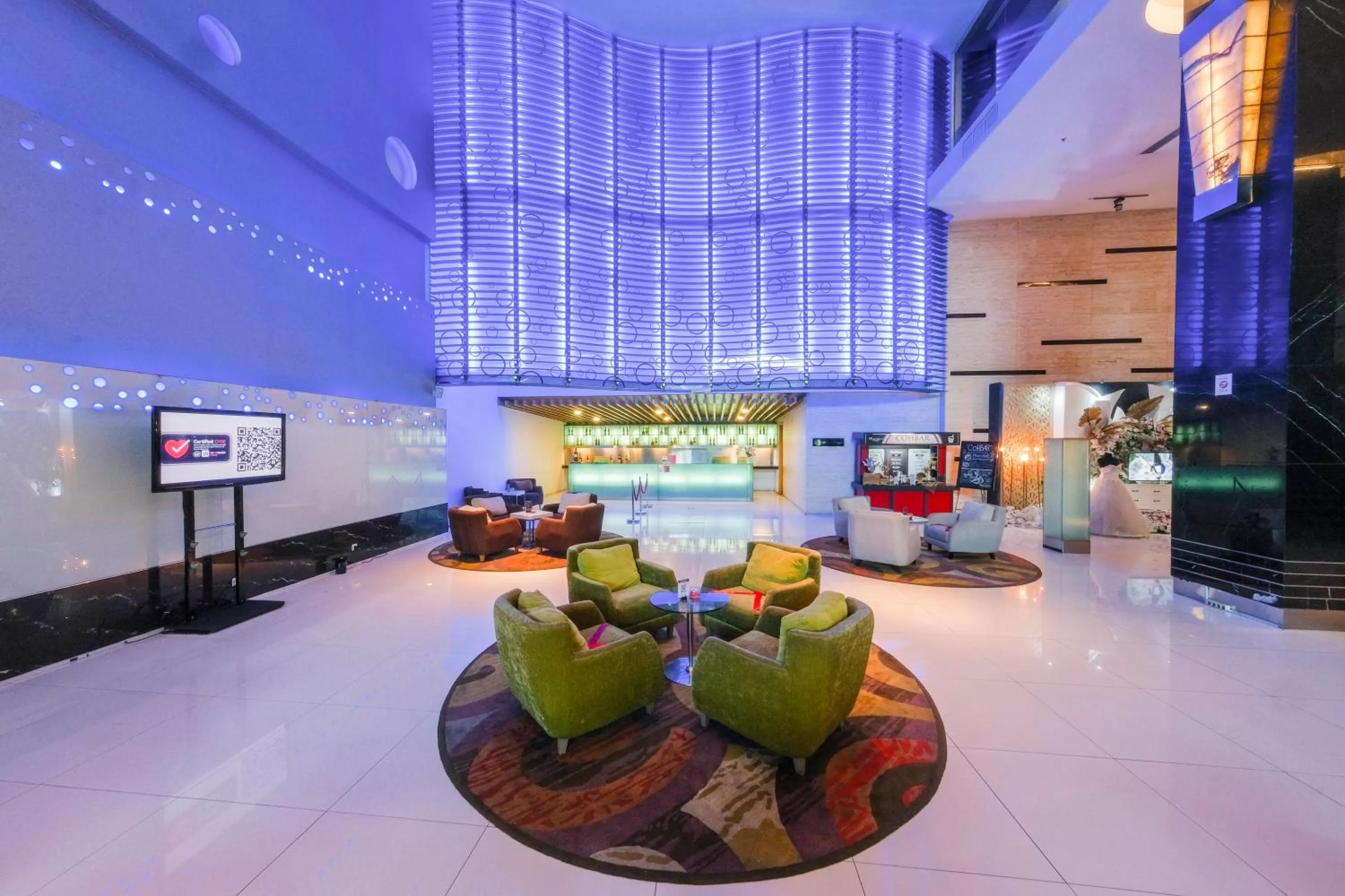 Lounge or bar in Swiss-Belhotel Mangga Besar