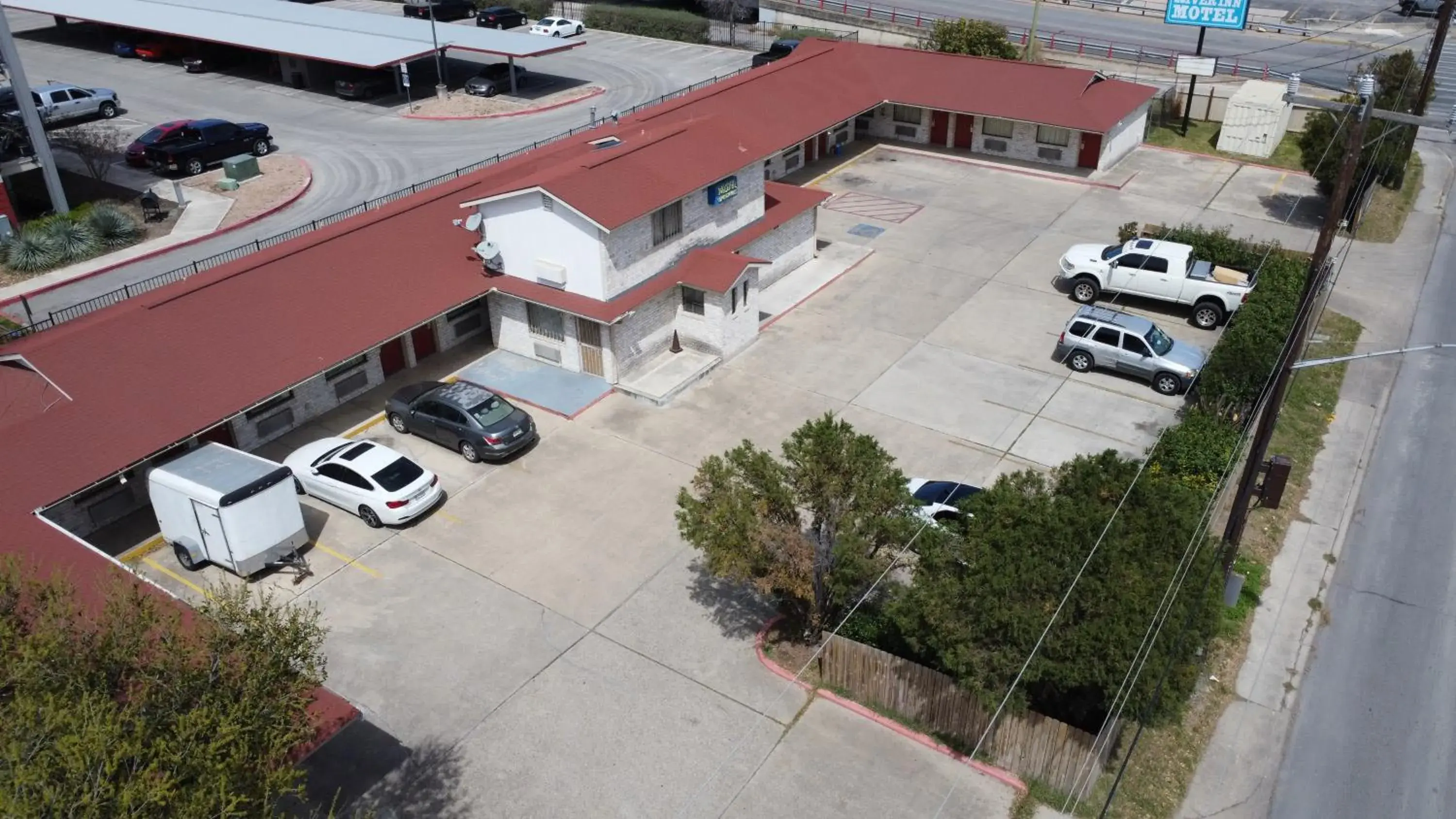 Bird's eye view, Bird's-eye View in River Inn Motel