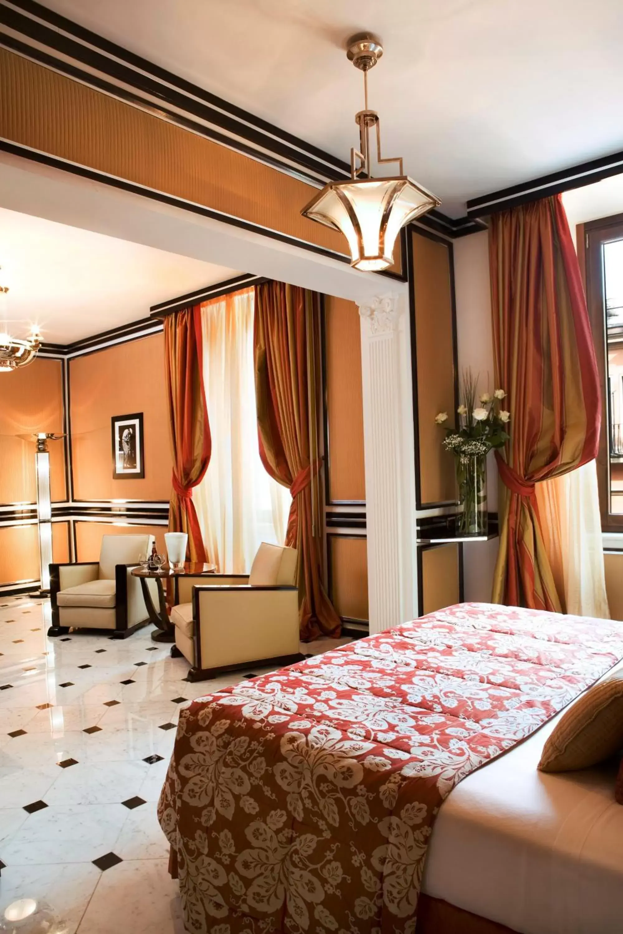 Photo of the whole room, Bed in Baglioni Hotel Regina - The Leading Hotels of the World