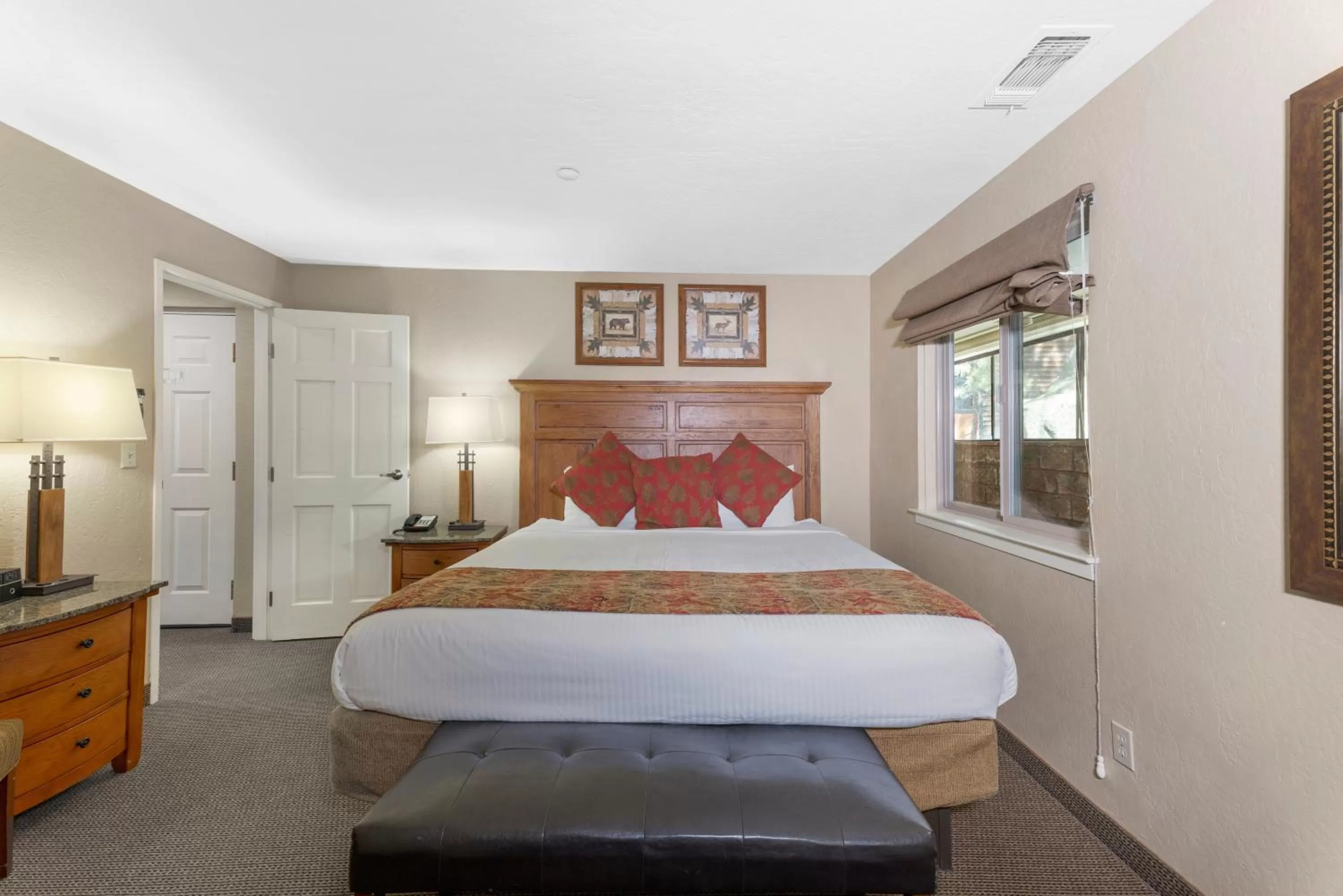 Bed in Holiday Inn Club Vacations - Tahoe Ridge Resort