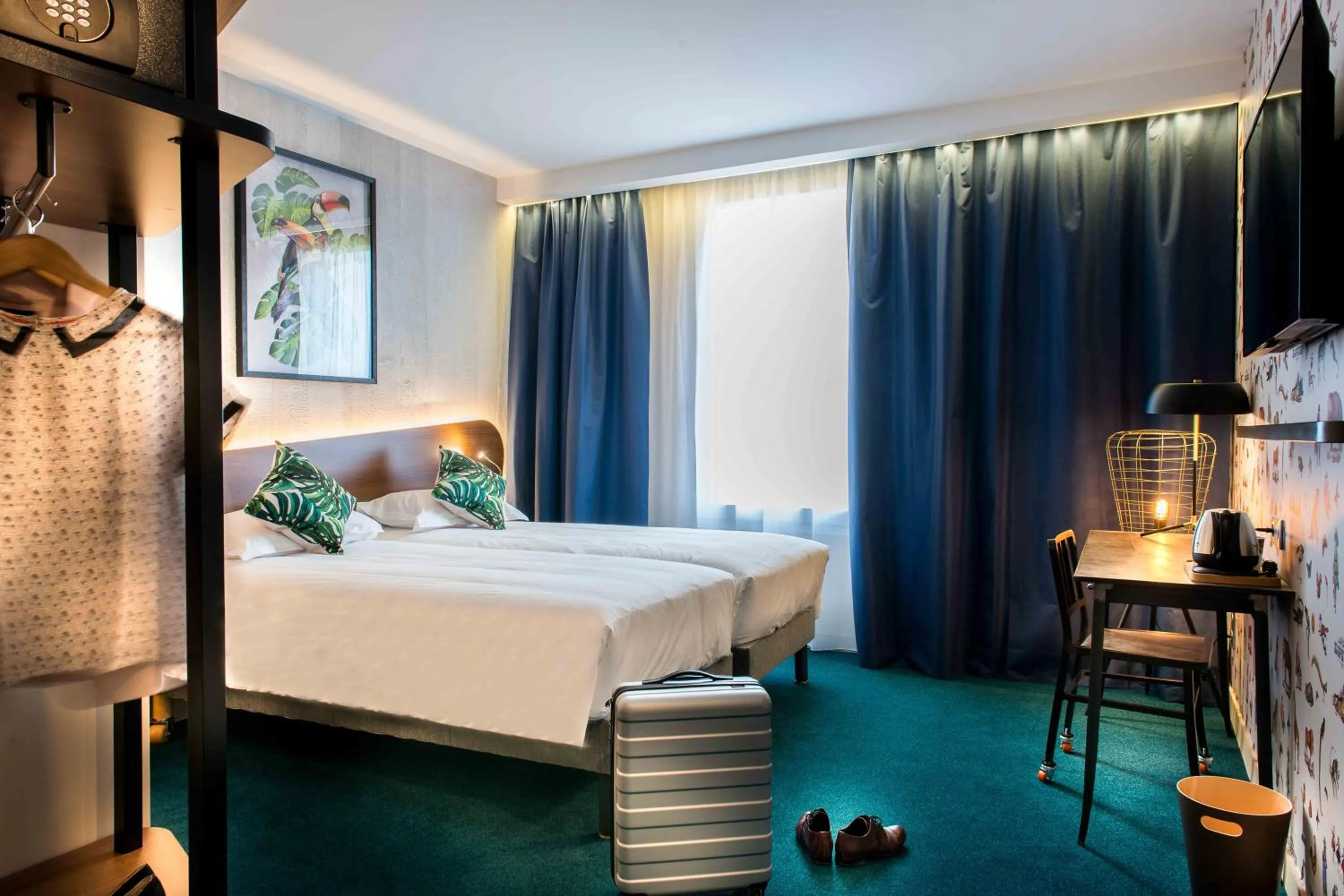 TV and multimedia, Bed in KOPSTER Hotel Lyon Groupama Stadium