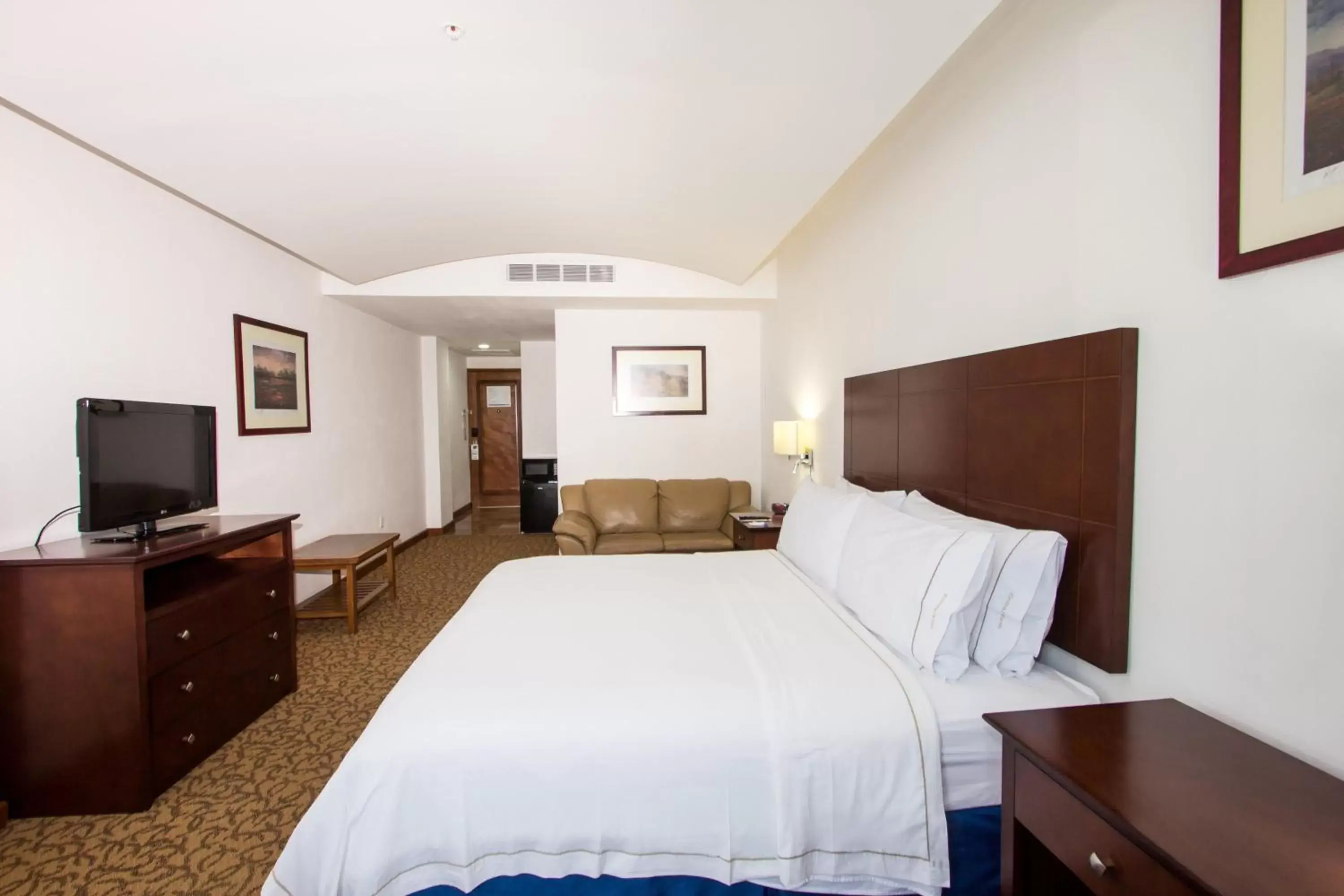 Photo of the whole room in Holiday Inn Express Nuevo Laredo, an IHG Hotel