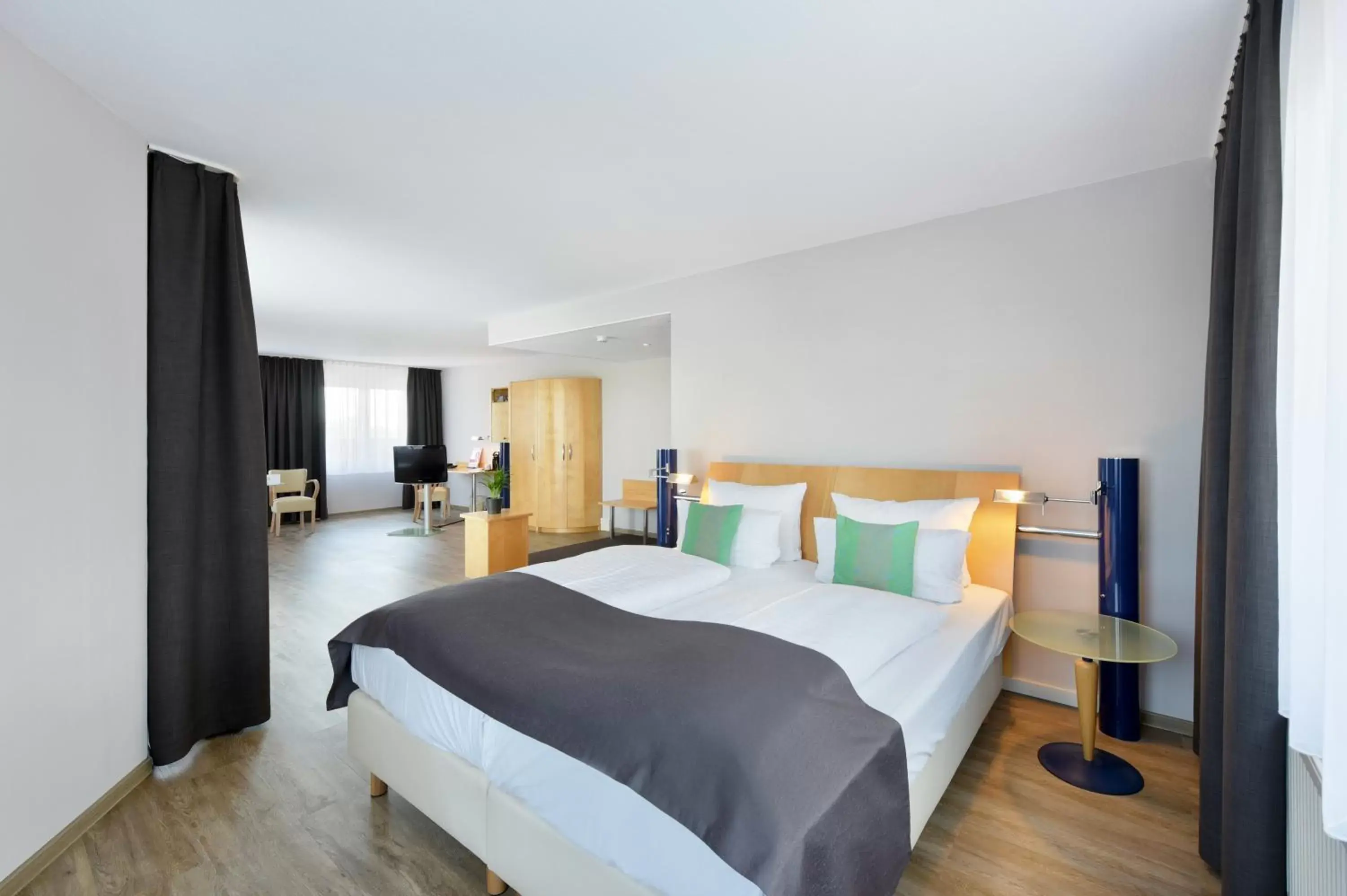 Photo of the whole room, Bed in Amedia Dresden Elbpromenade, Trademark Collection by Wyndham