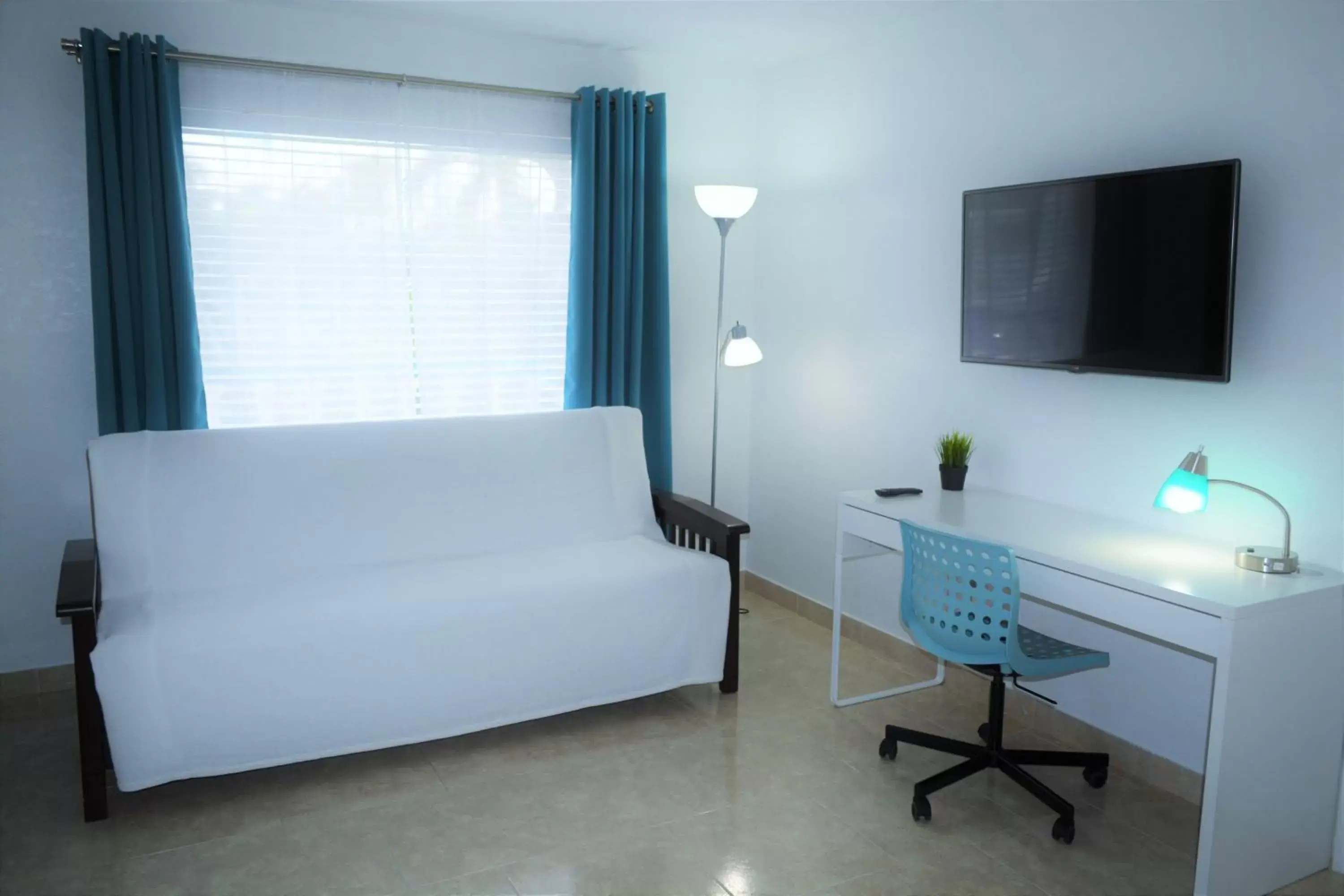 Living room, Seating Area in Horizon by the Sea Inn