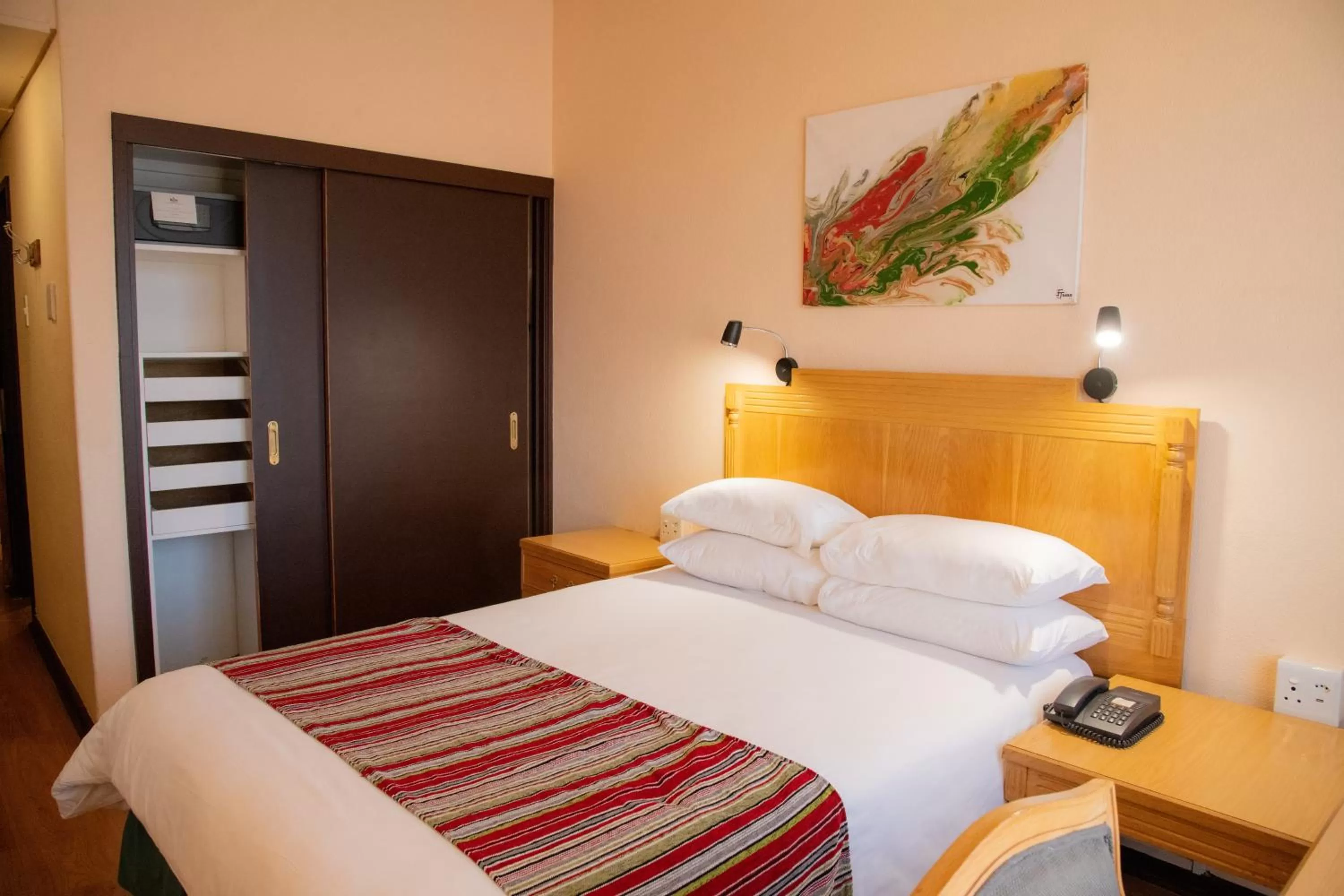 Bed in BON Hotel Bloemfontein Central