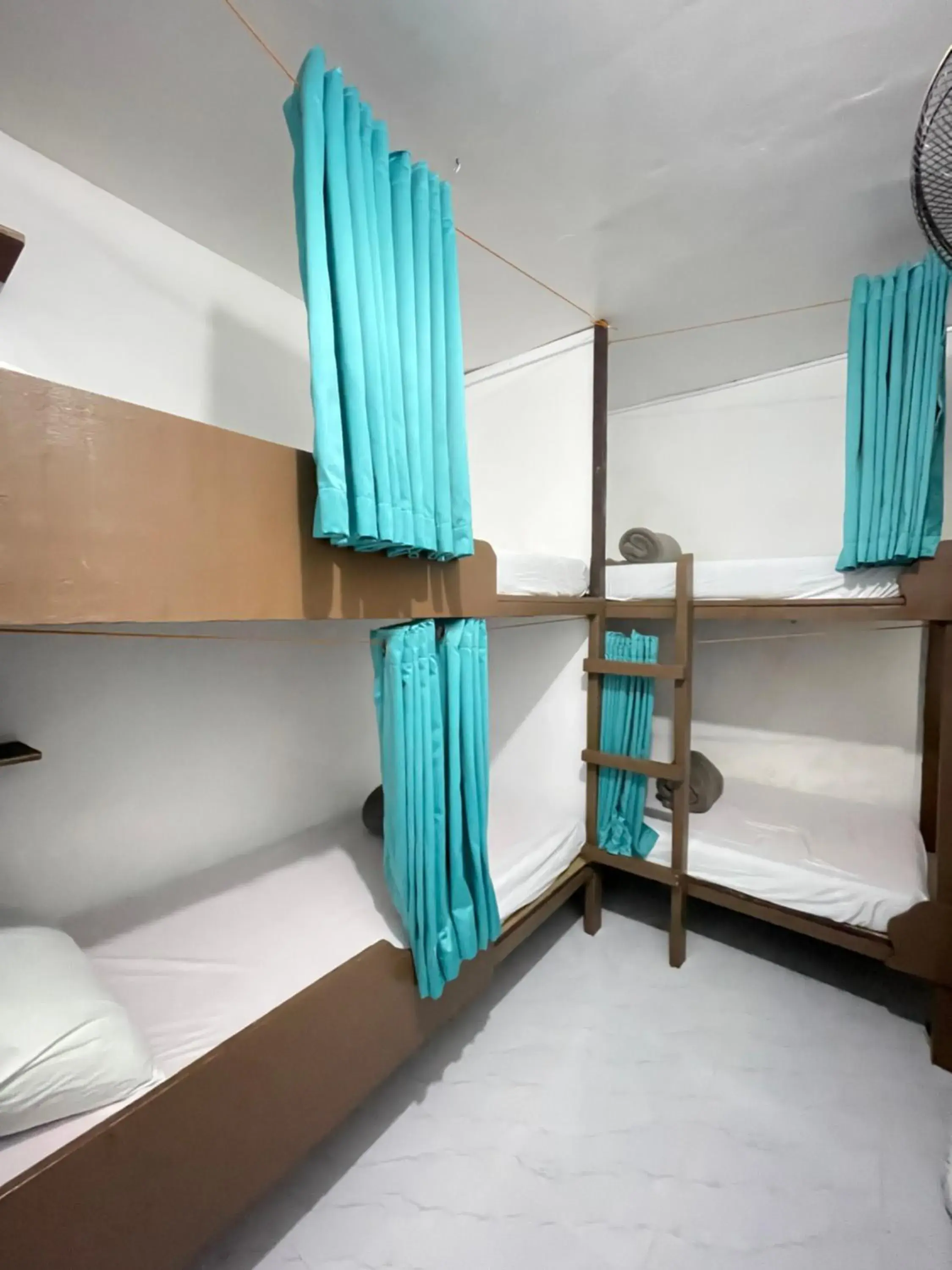 Bunk Bed in Malapascua Budget Inn