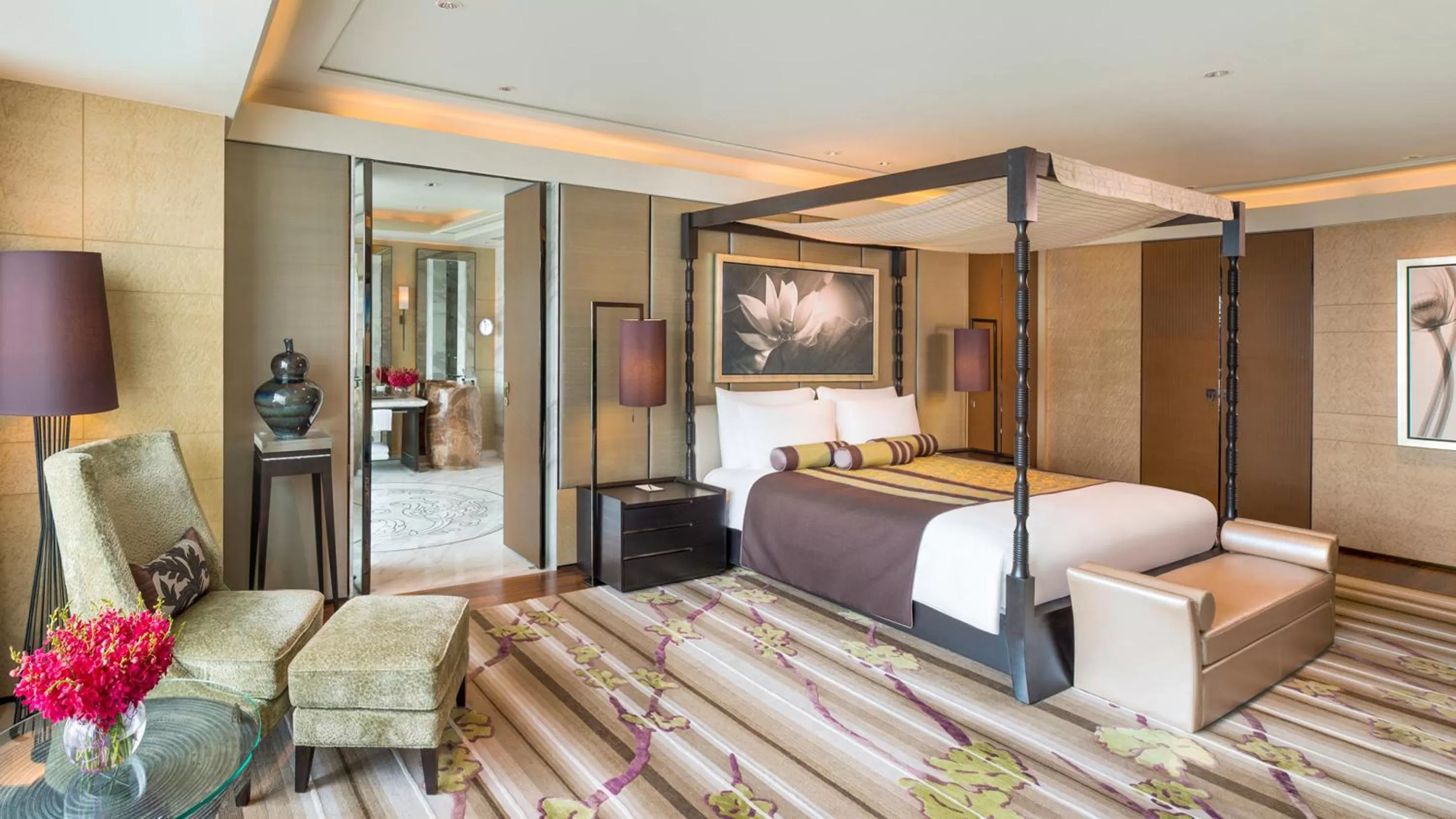 Bedroom, Bed in Siam Kempinski Hotel Bangkok