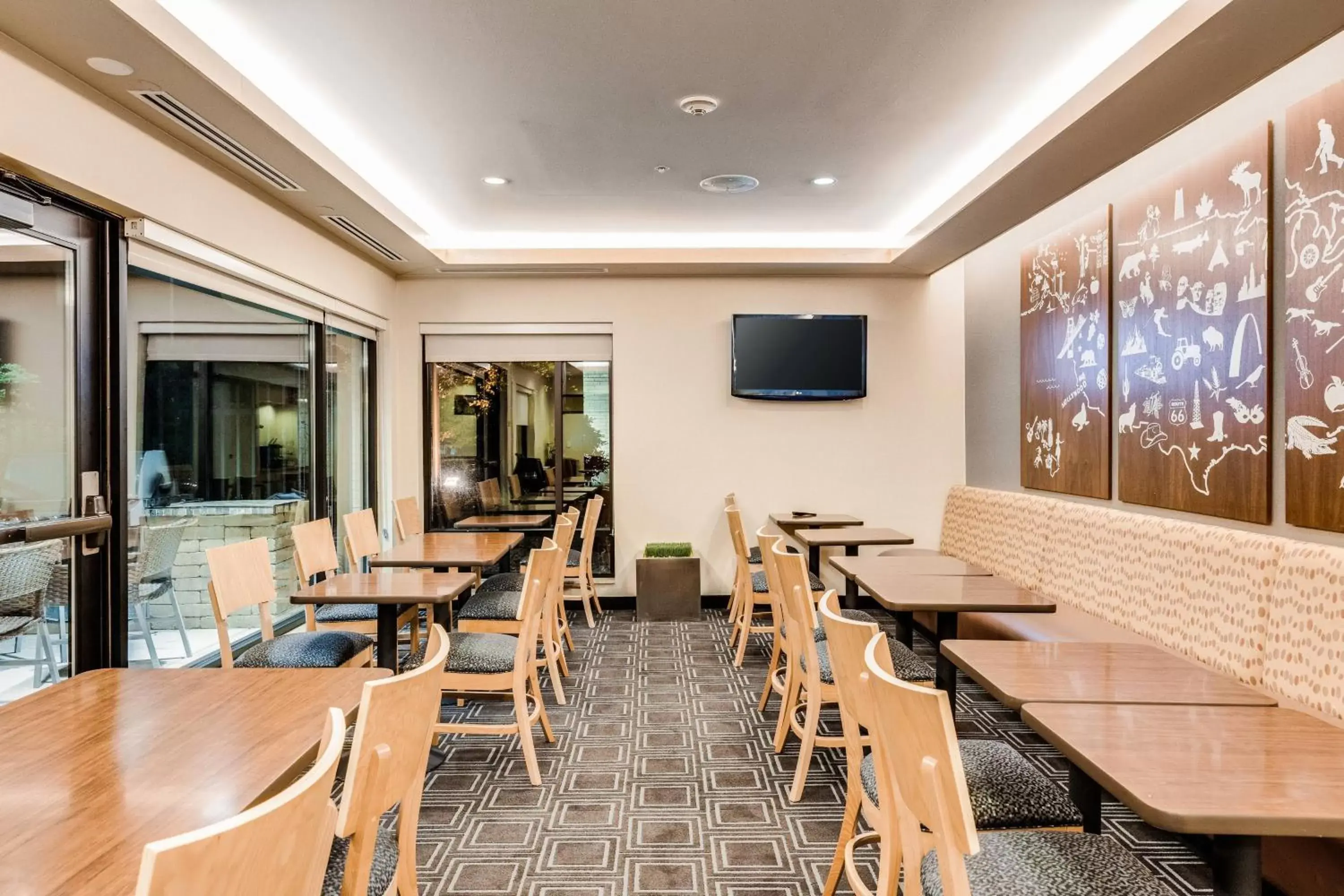 Breakfast, Restaurant/Places to Eat in TownePlace Suites Ann Arbor