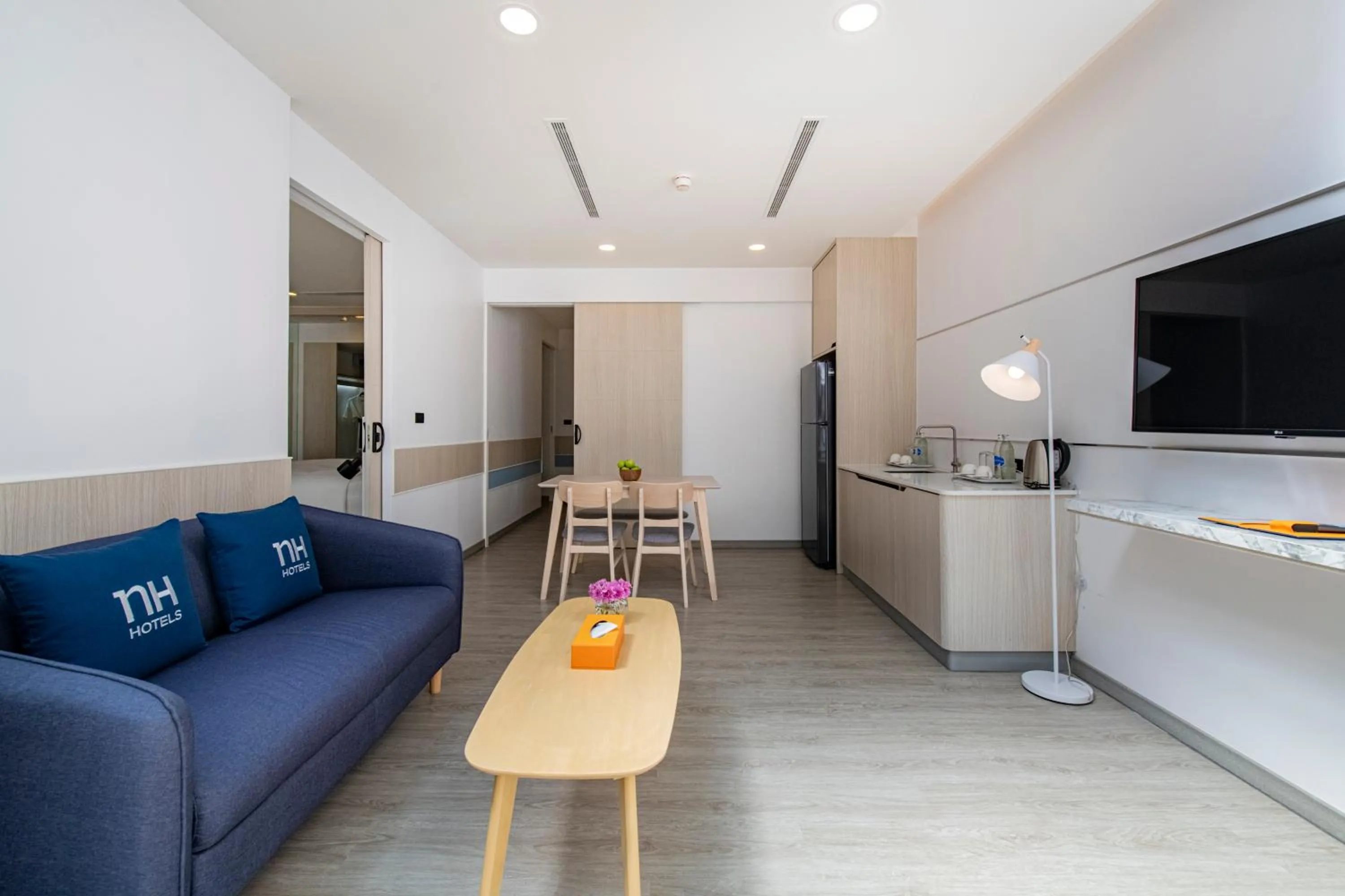 Living room in NH Boat Lagoon Phuket Resort