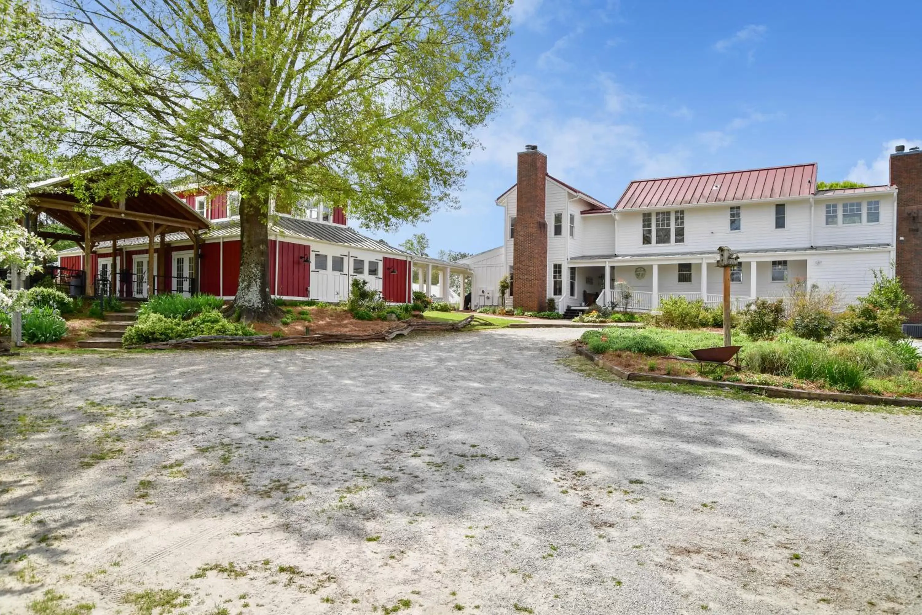 Property Building in The Farmhouse Inn