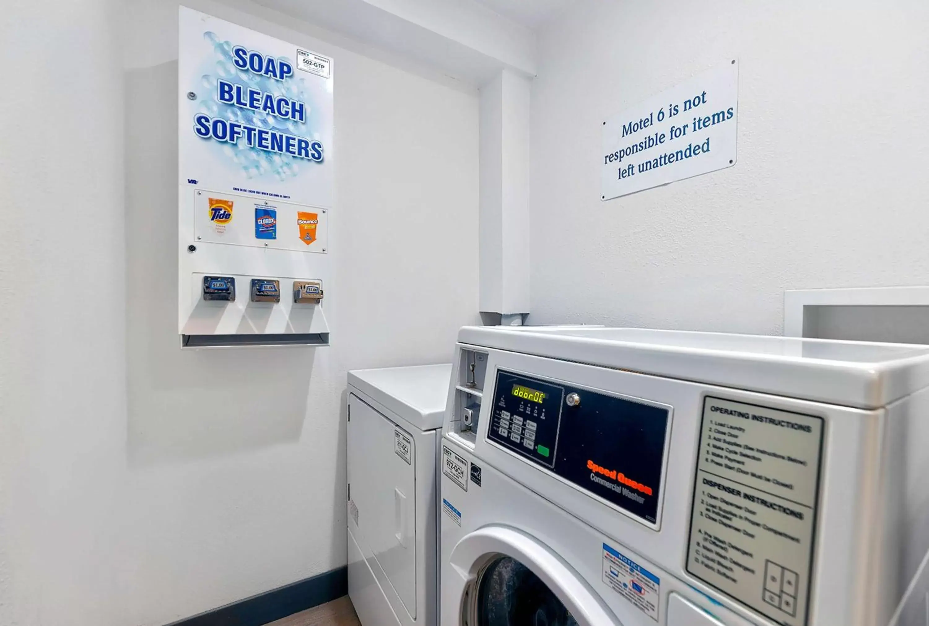 Property building in Motel 6-Cedar Rapids, IA - Airport Property building in Motel 6-Cedar Rapids, IA - Airport