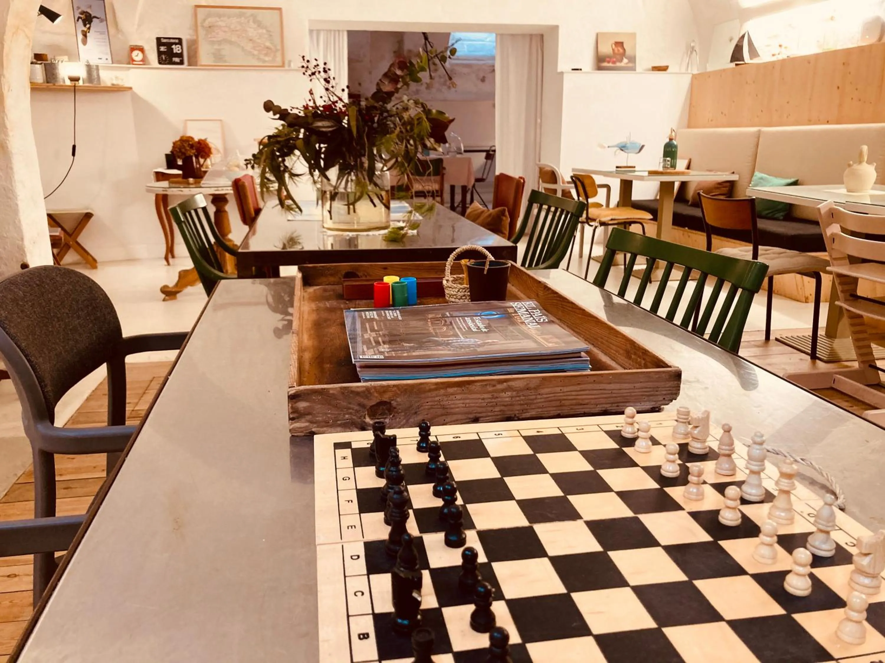 Communal kitchen in Hotel Hevresac Singular & Small