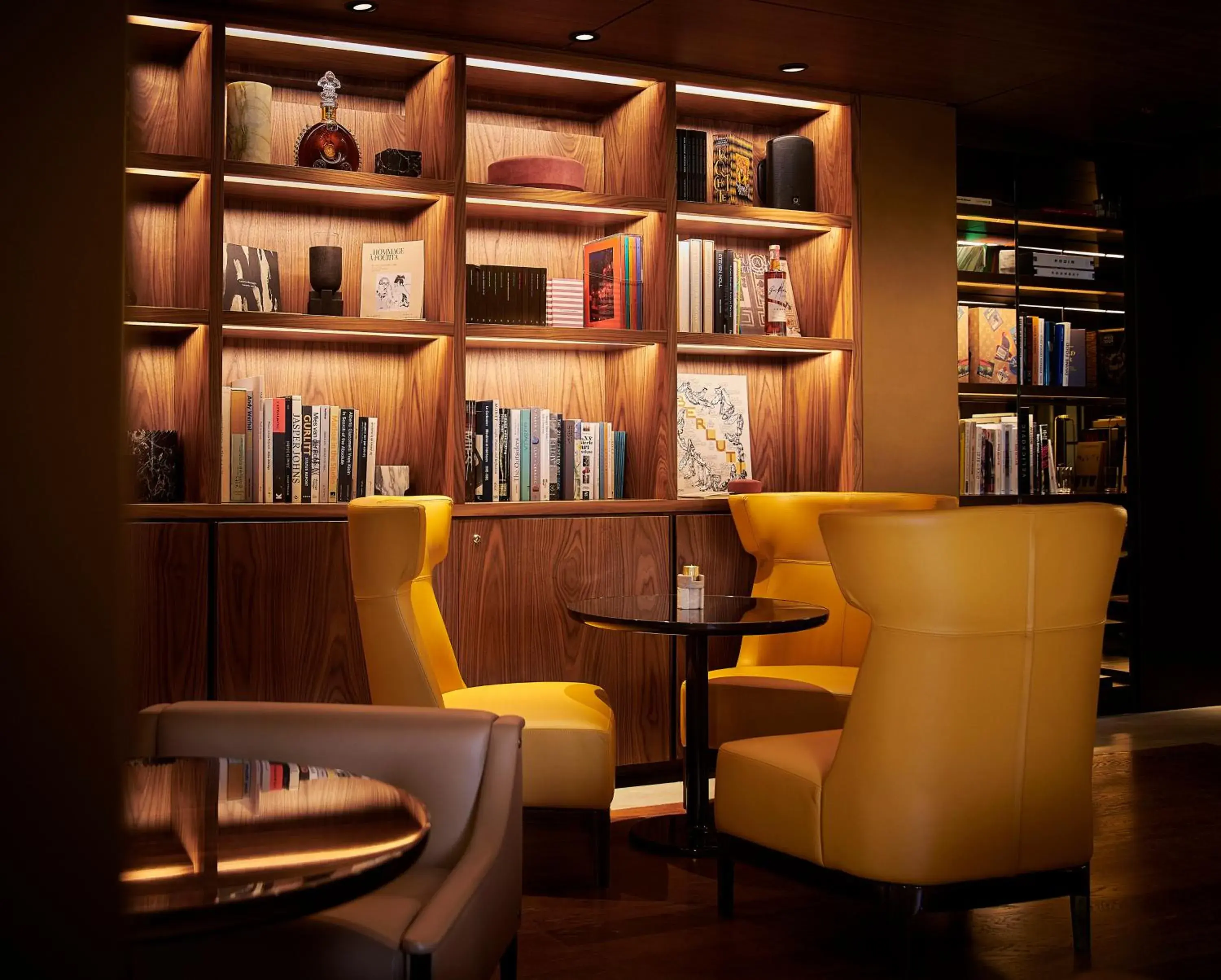 Lounge or bar, Library in Hotel Lutetia
