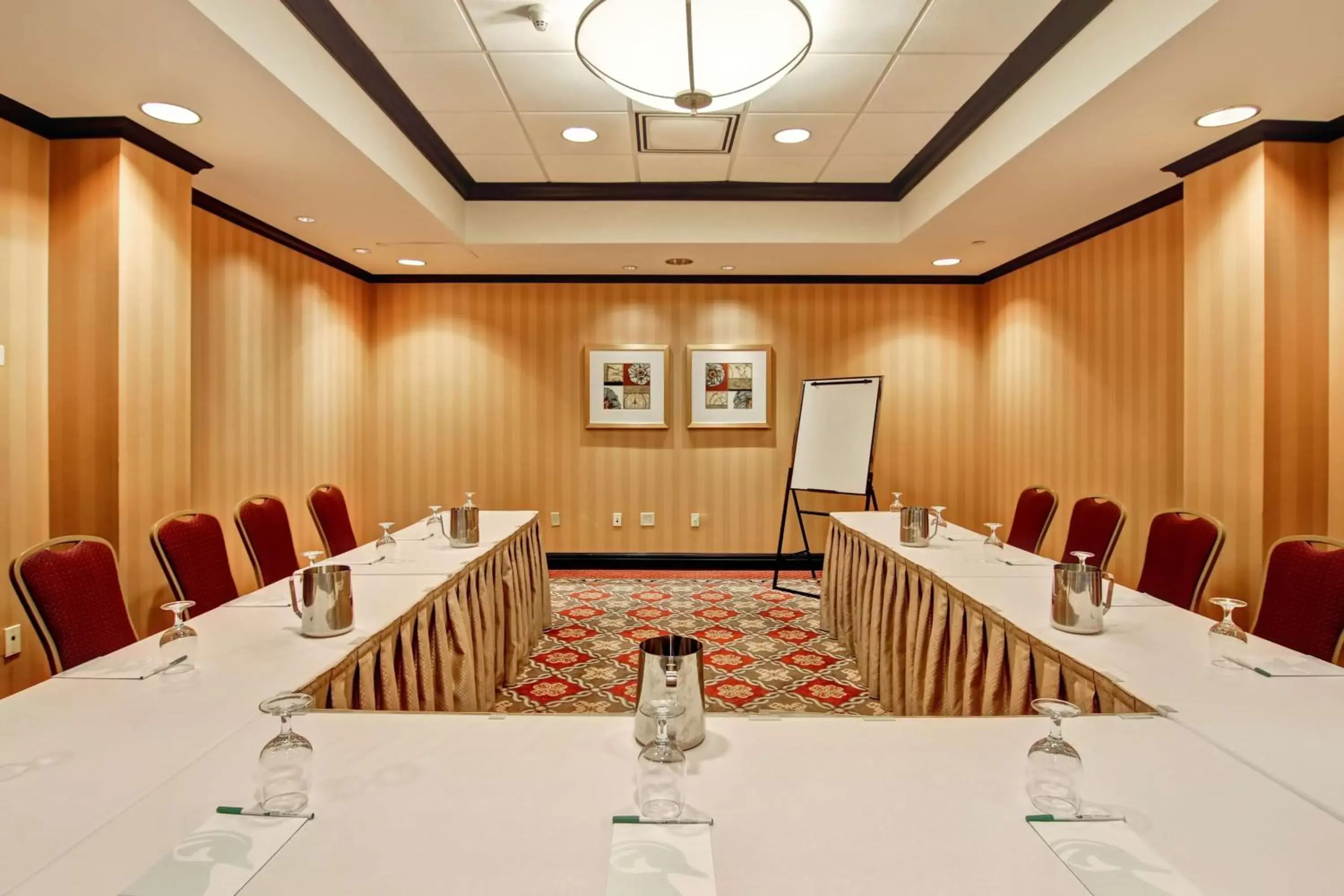 Meeting/conference room in Hampton Inn by Hilton Toronto Airport Corporate Centre