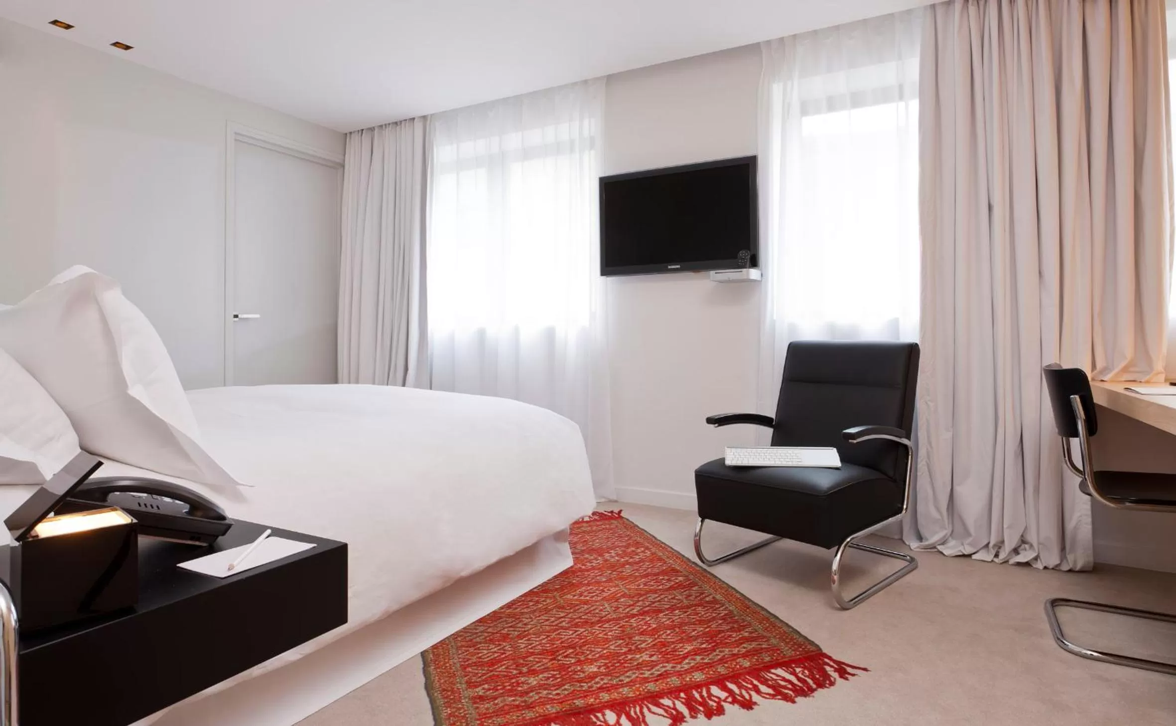 Photo of the whole room, Bed in La Maison Champs Elysées