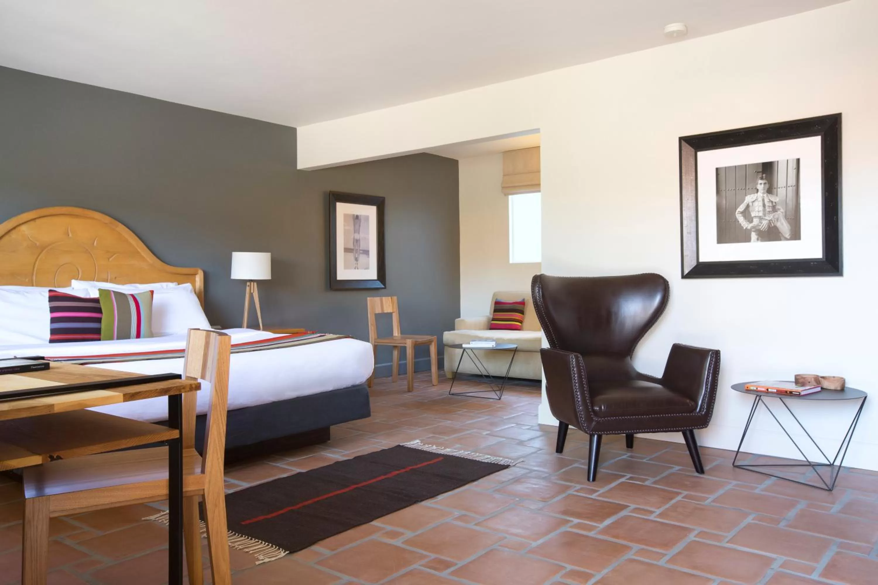 Photo of the whole room, Bed in Santiago Resort - Palm Springs Premier Gay Men’s Resort