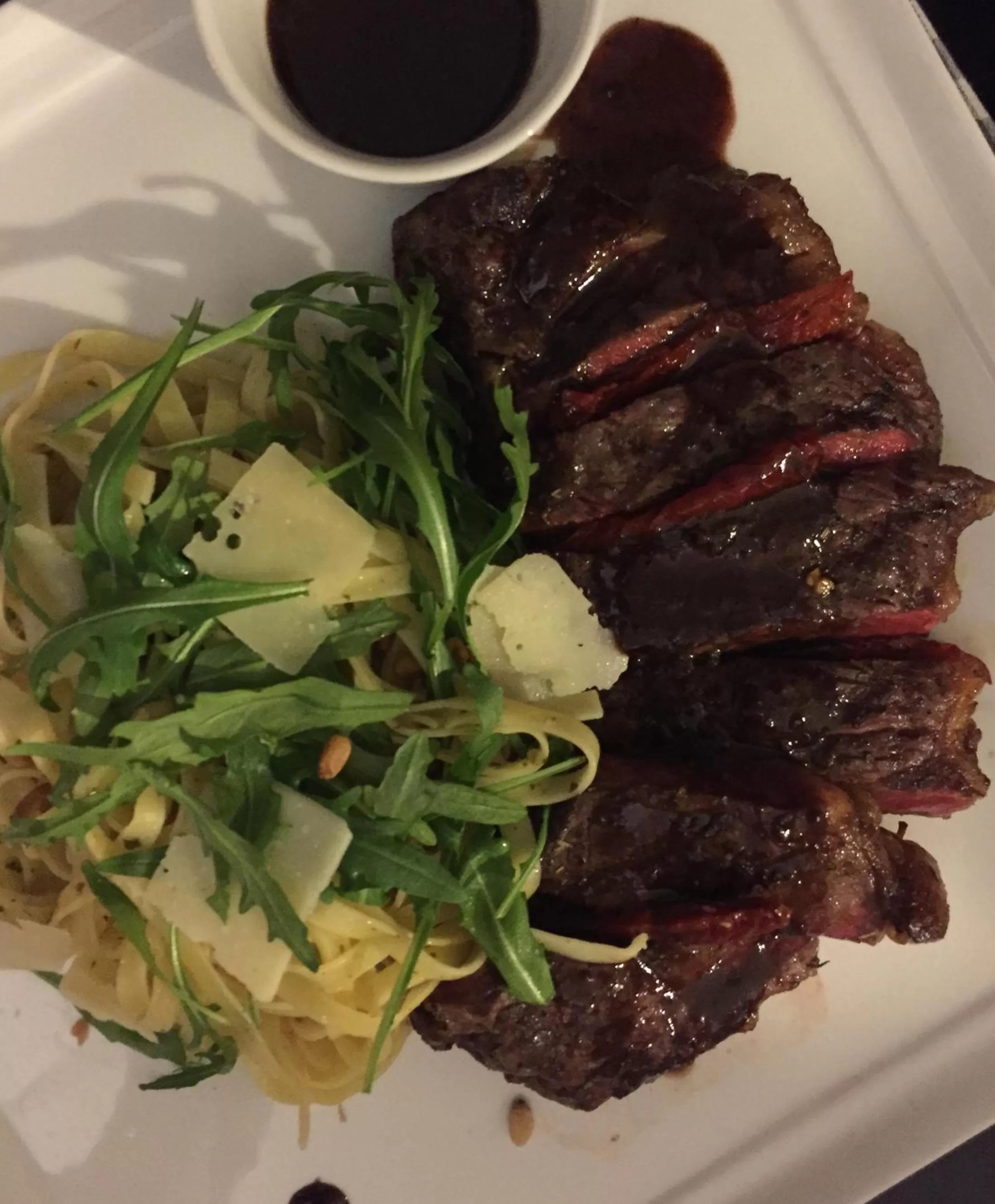 Restaurant/places to eat in New Hotel de Lives