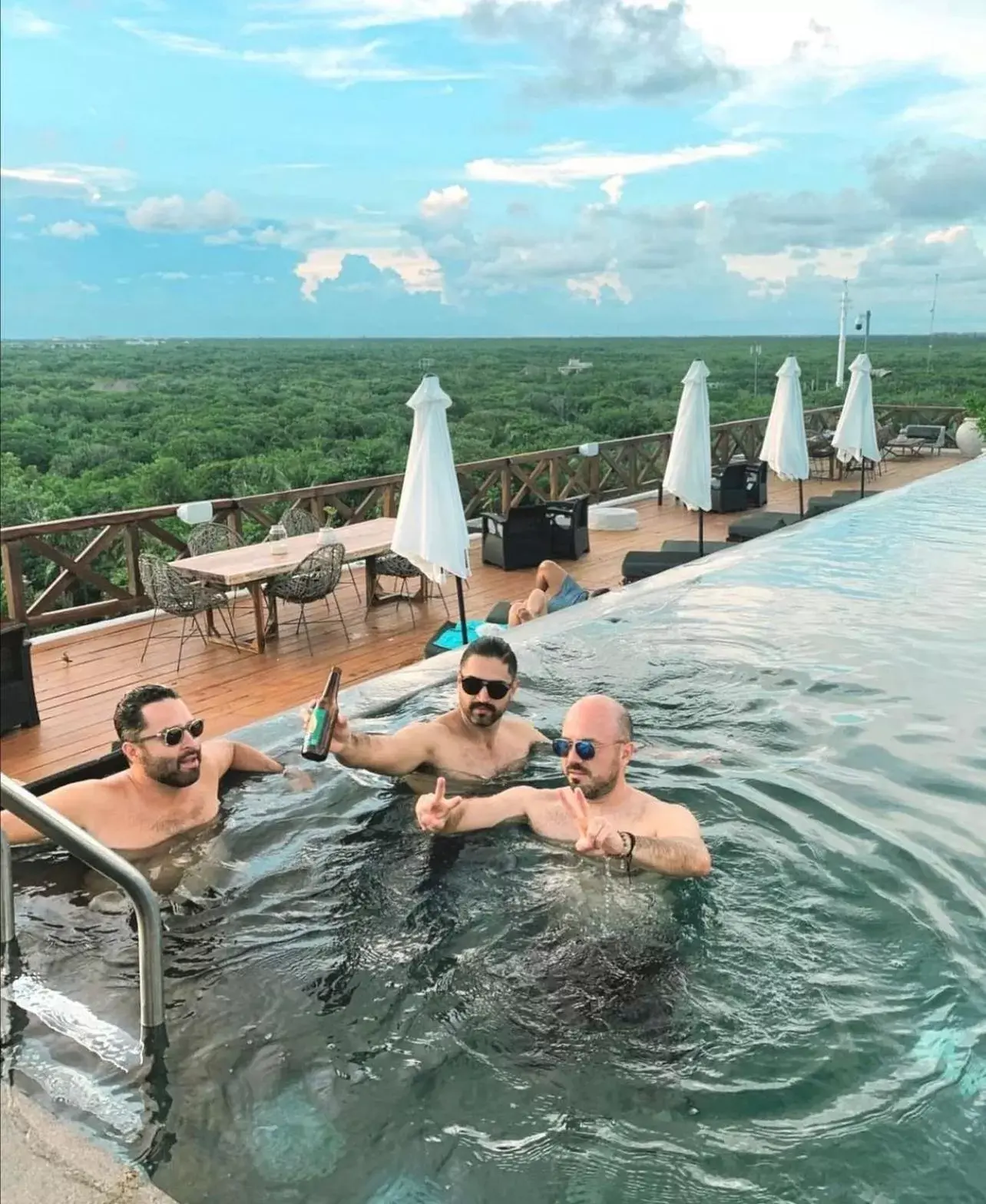 Swimming pool in Hotelito Azul