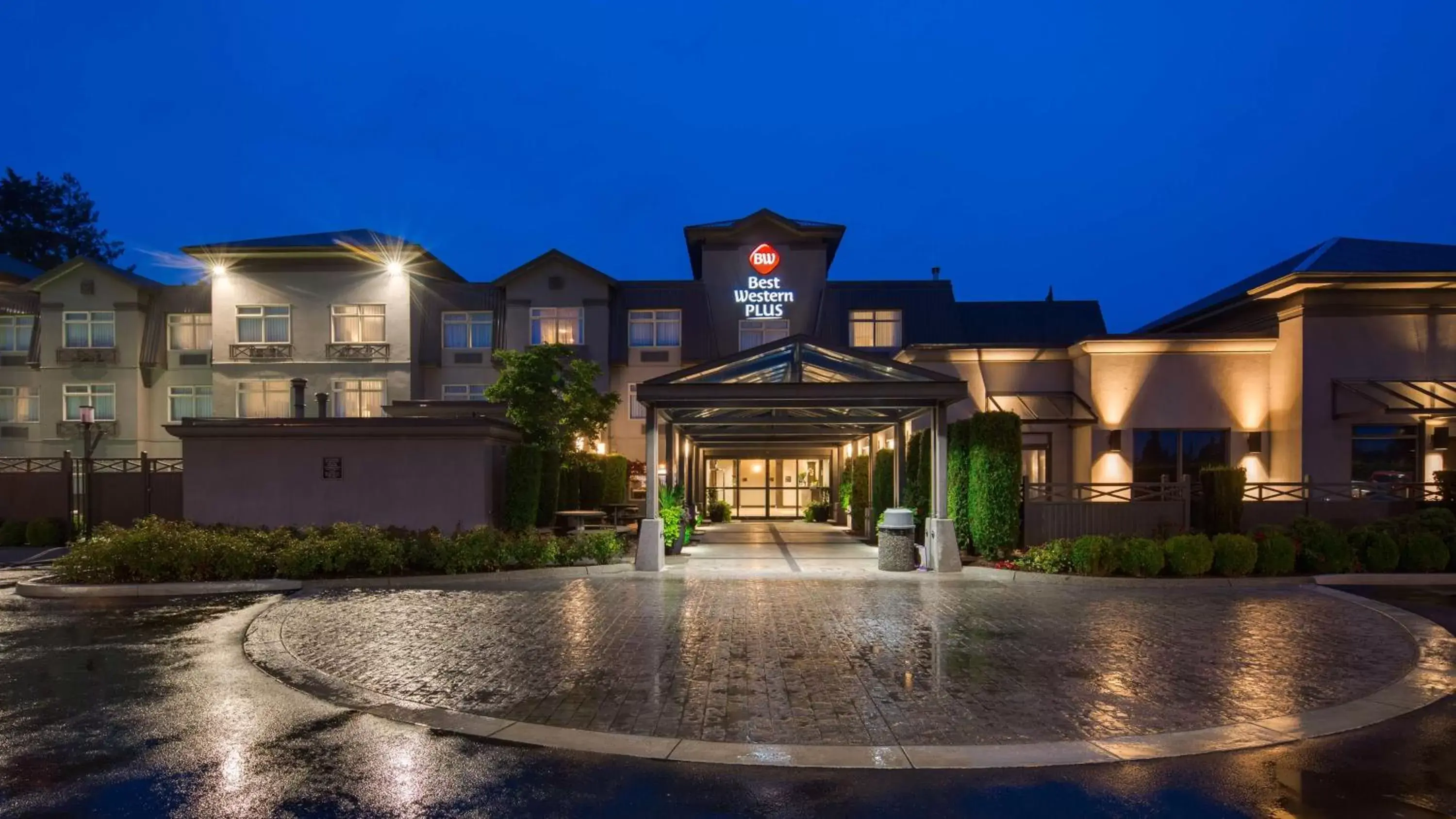 Property Building in Best Western Plus Pitt Meadows Inn & Suites